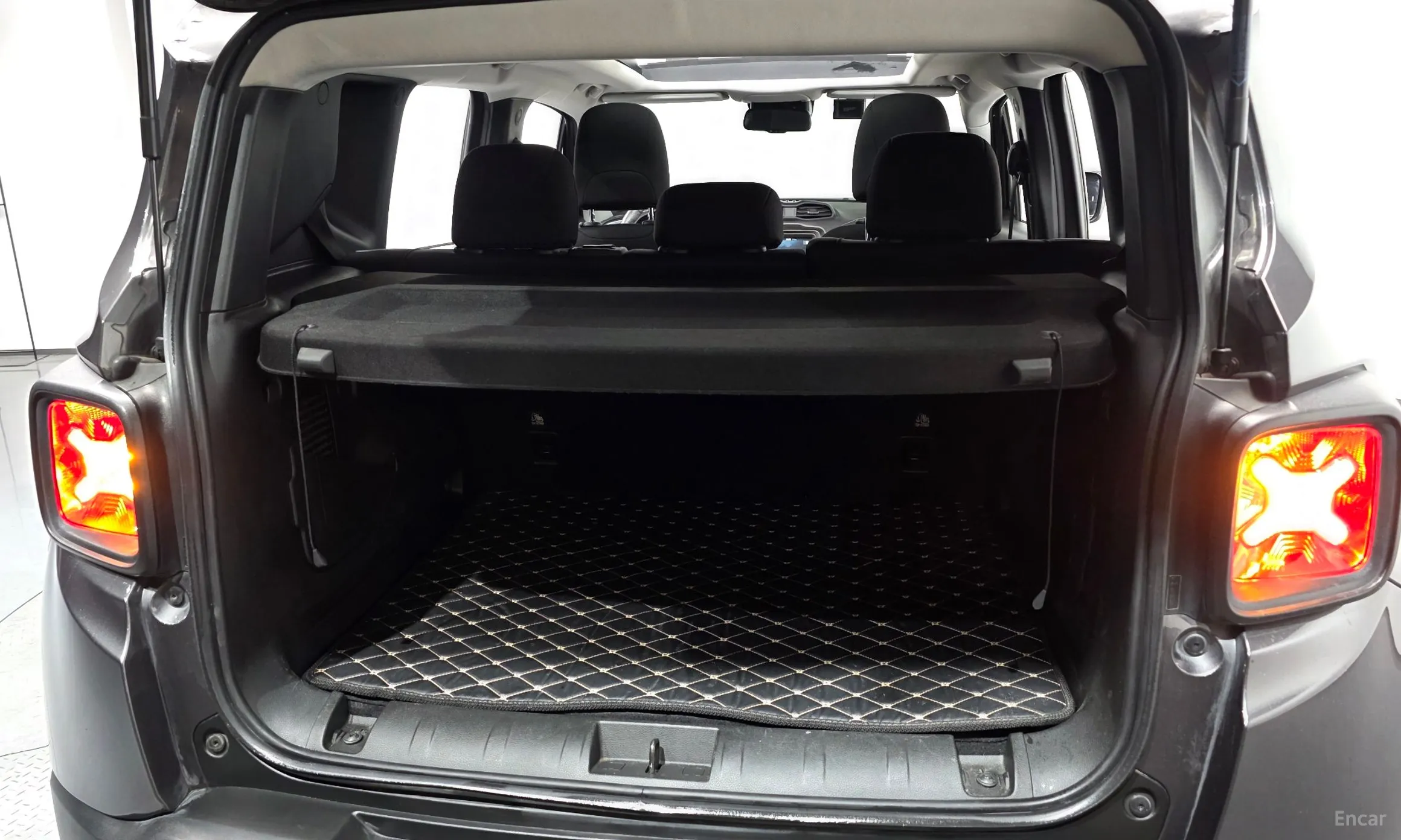Jeep Renegade превью 20