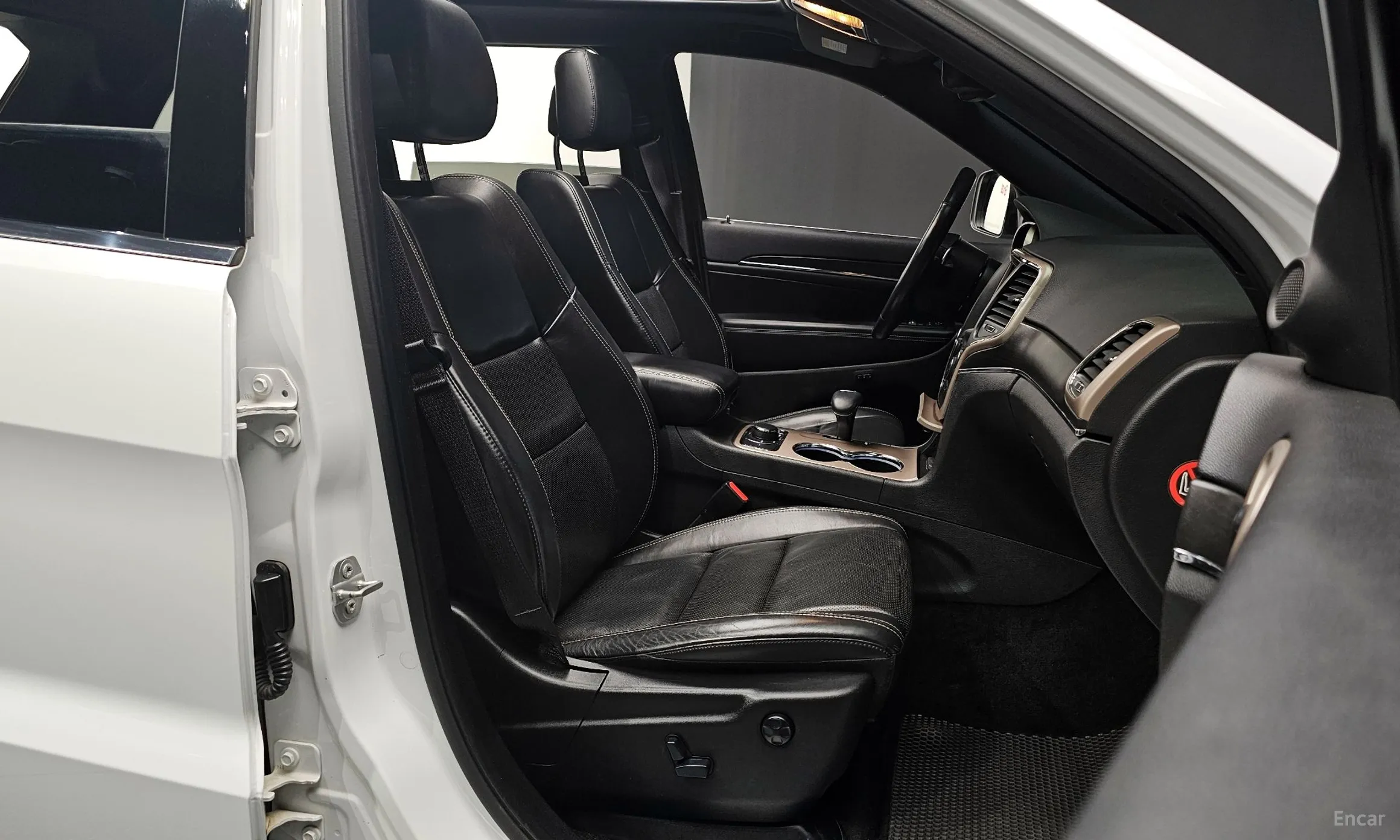 Jeep Grand Cherokee превью 10
