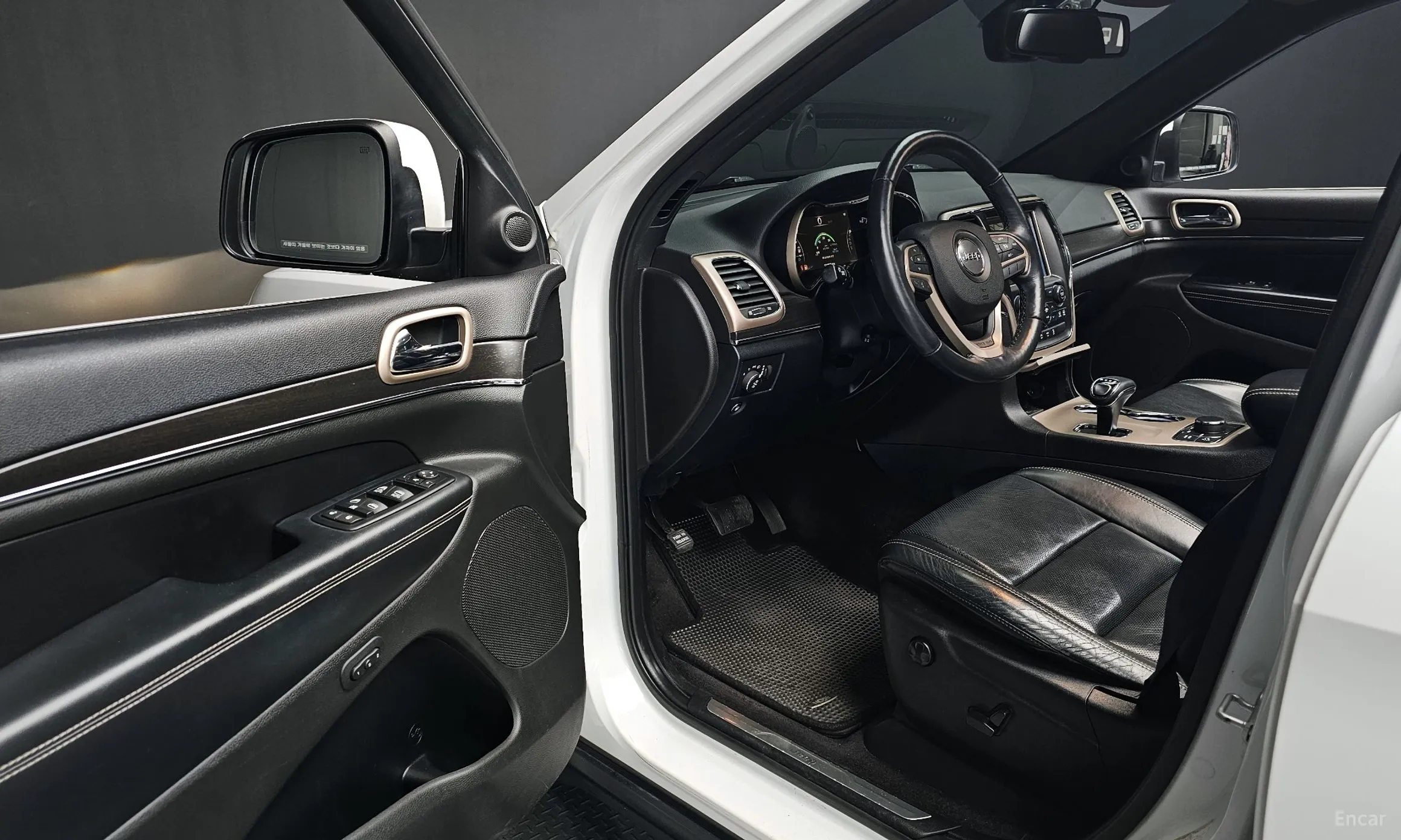 Jeep Grand Cherokee превью 11