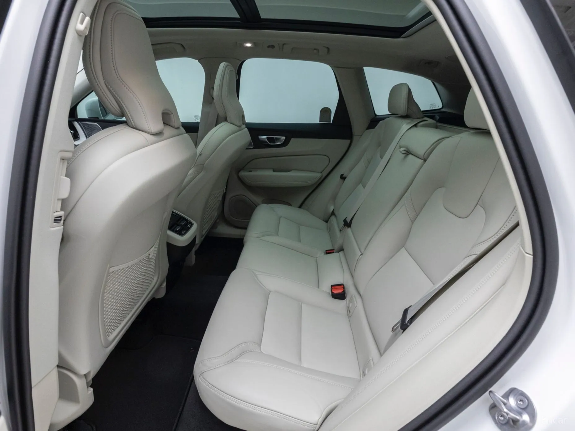 Volvo XC60 Gen 2 превью 11