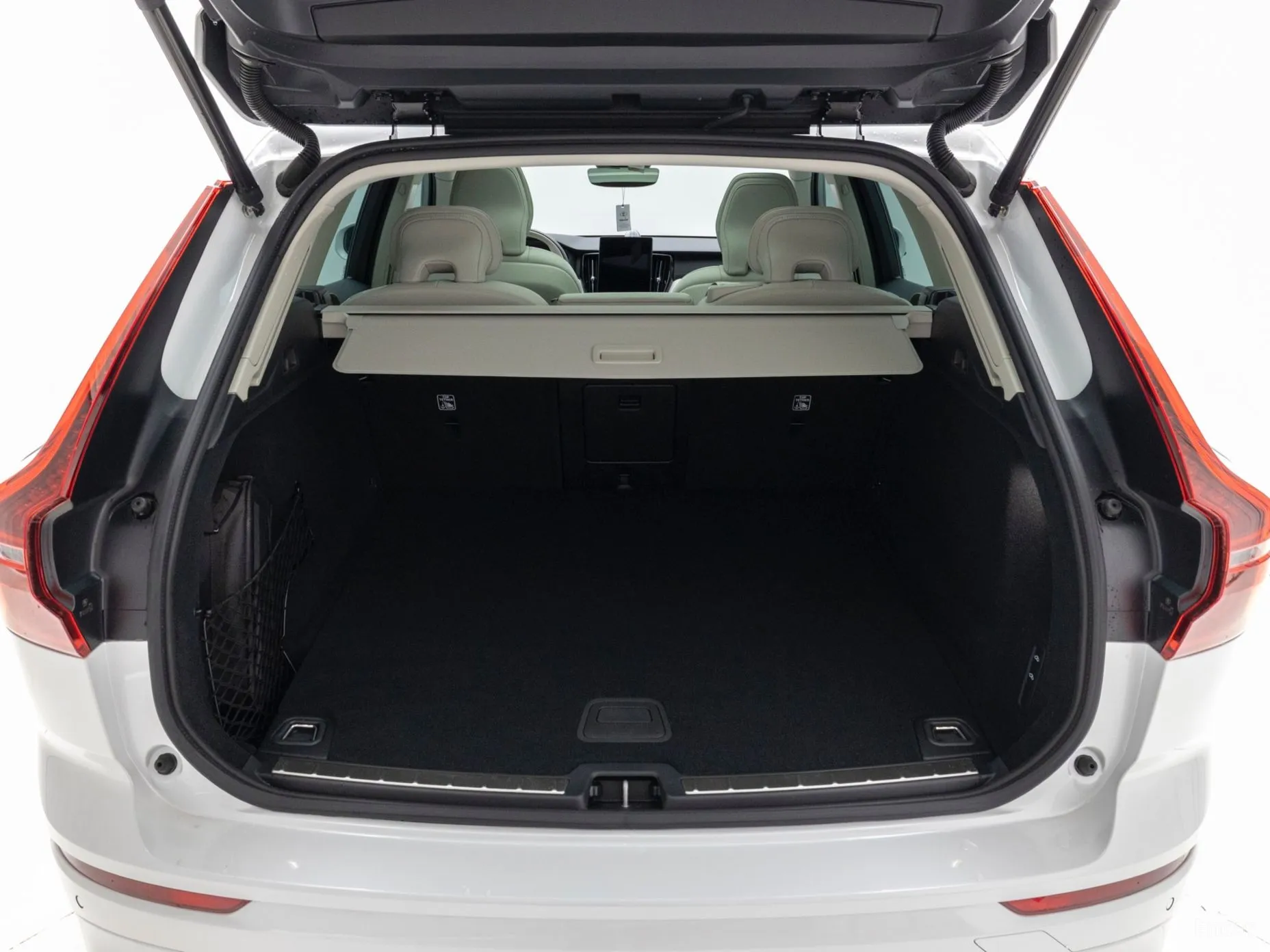 Volvo XC60 Gen 2 превью 17