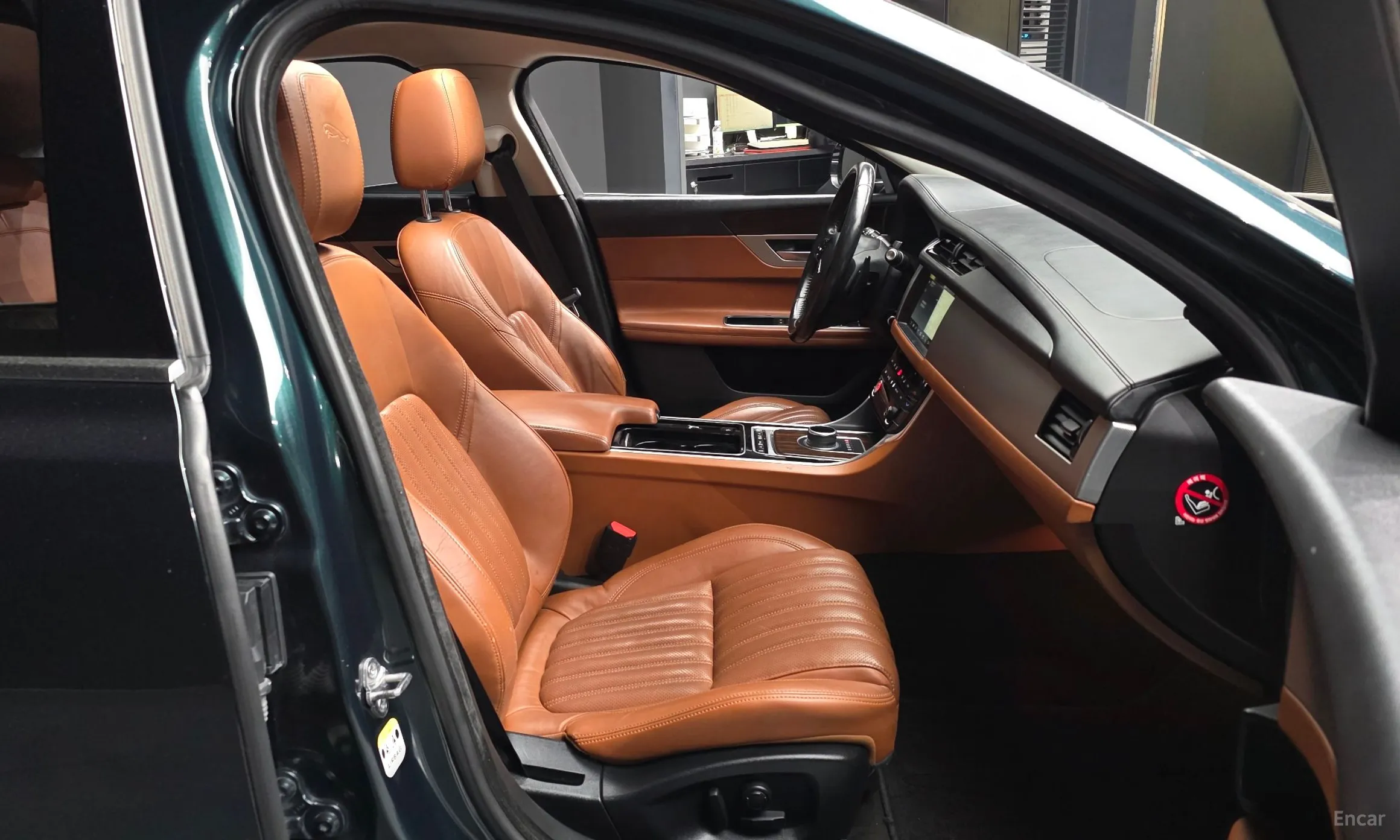 Jaguar XF (x260) превью 11