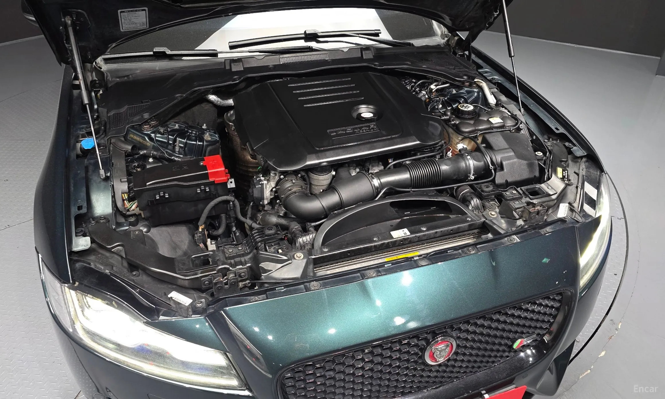 Jaguar XF (x260) превью 6