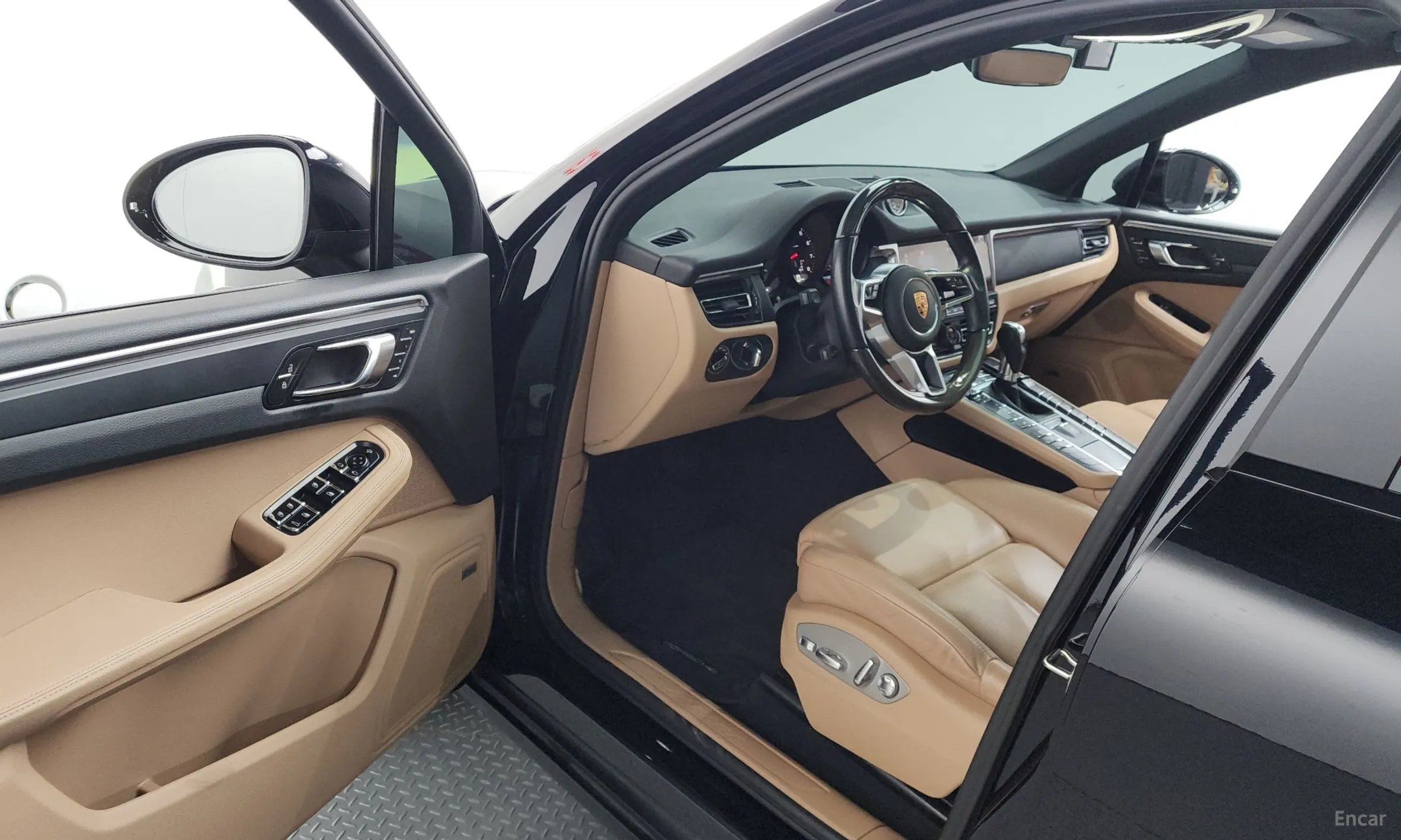 Porsche Macan превью 10