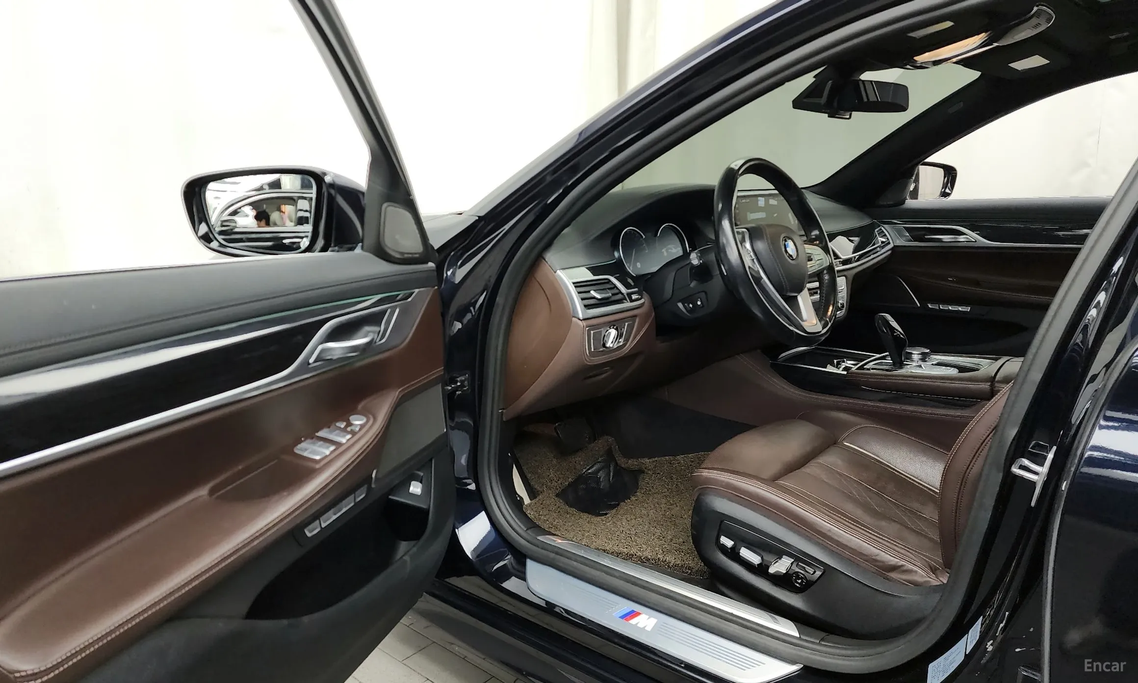 BMW 7 Series (G11) превью 10