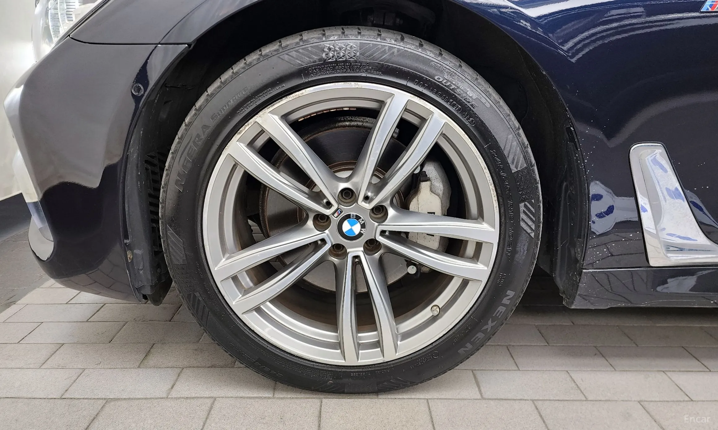 BMW 7 Series (G11) превью 5