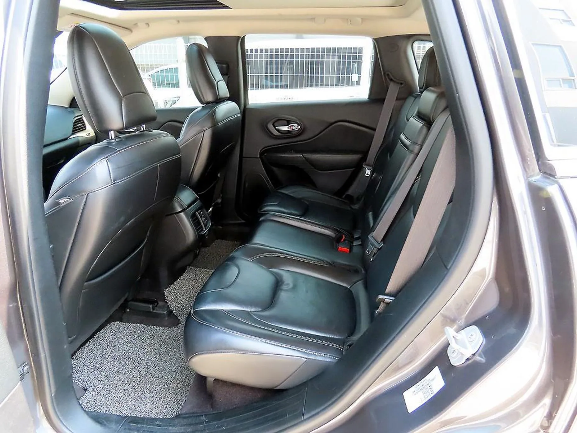 Jeep Cherokee (KL) превью 6