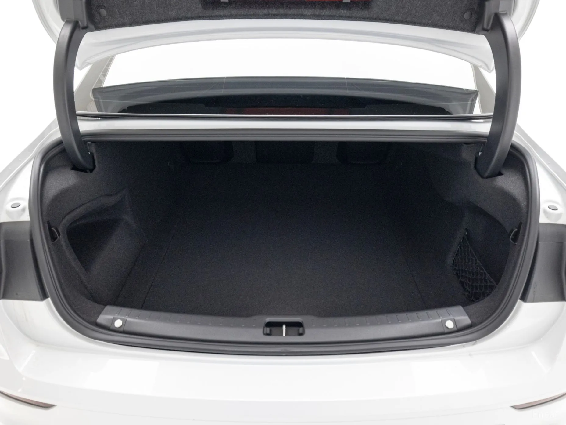 Volvo S90 превью 17