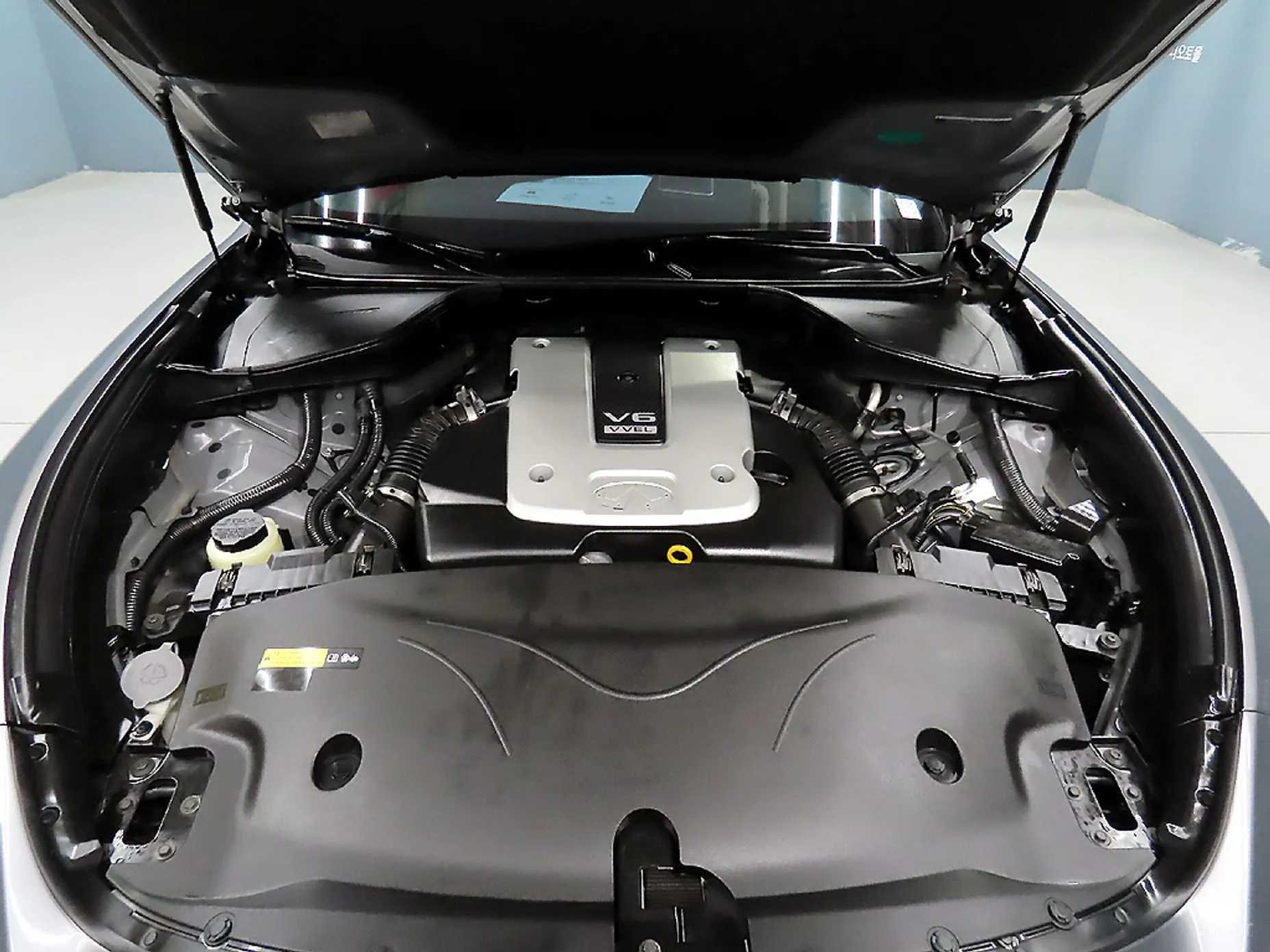 Infiniti Q70 превью 6
