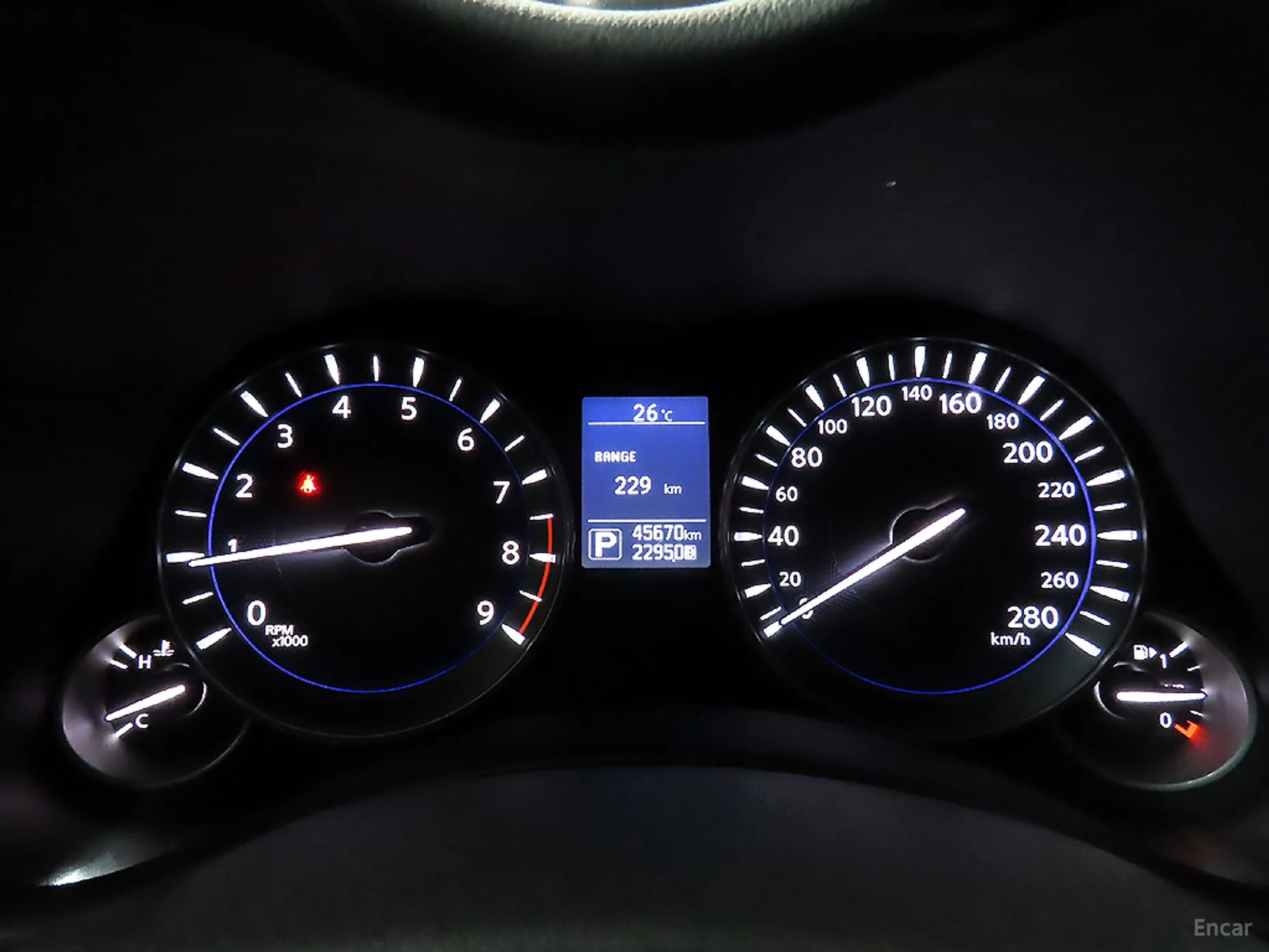 Infiniti Q70 превью 8