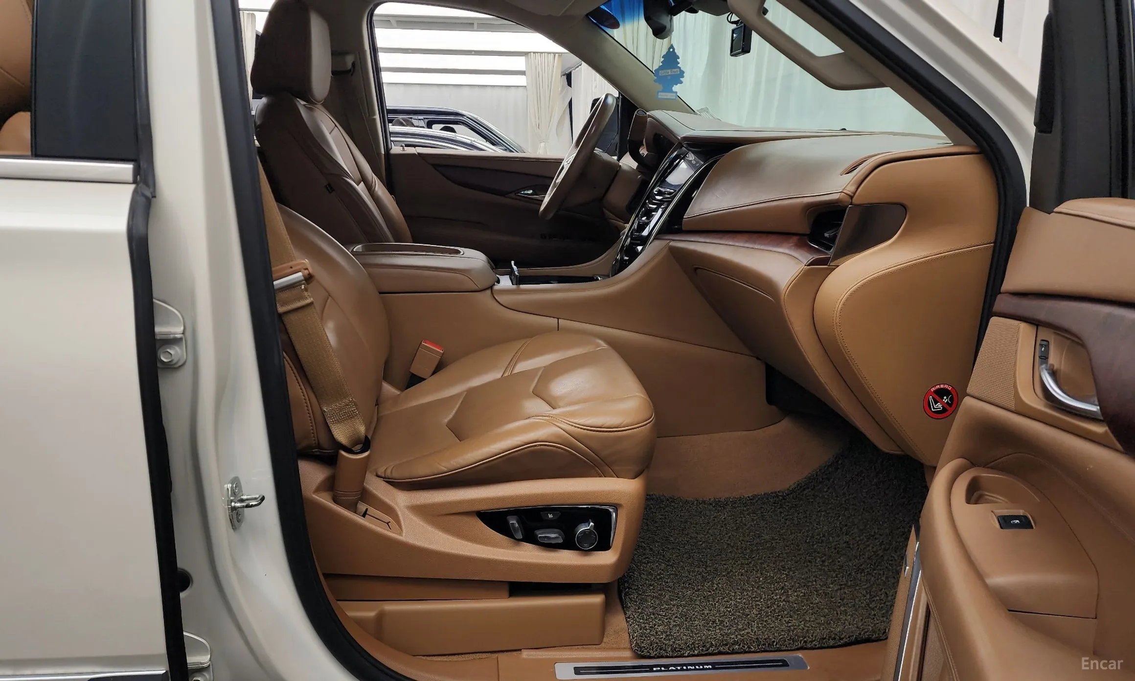 Cadillac Escalade превью 11