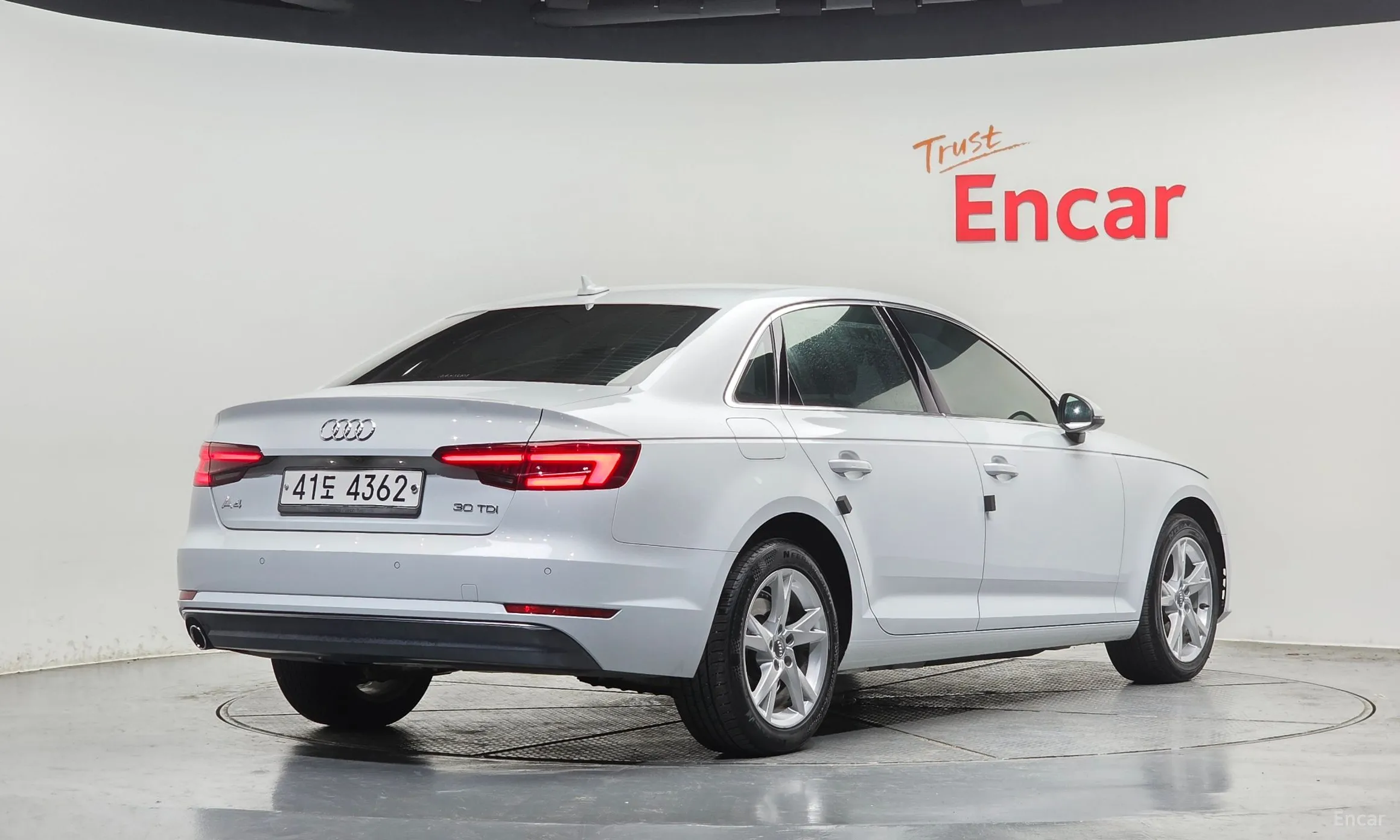 Audi A4 (B9)
