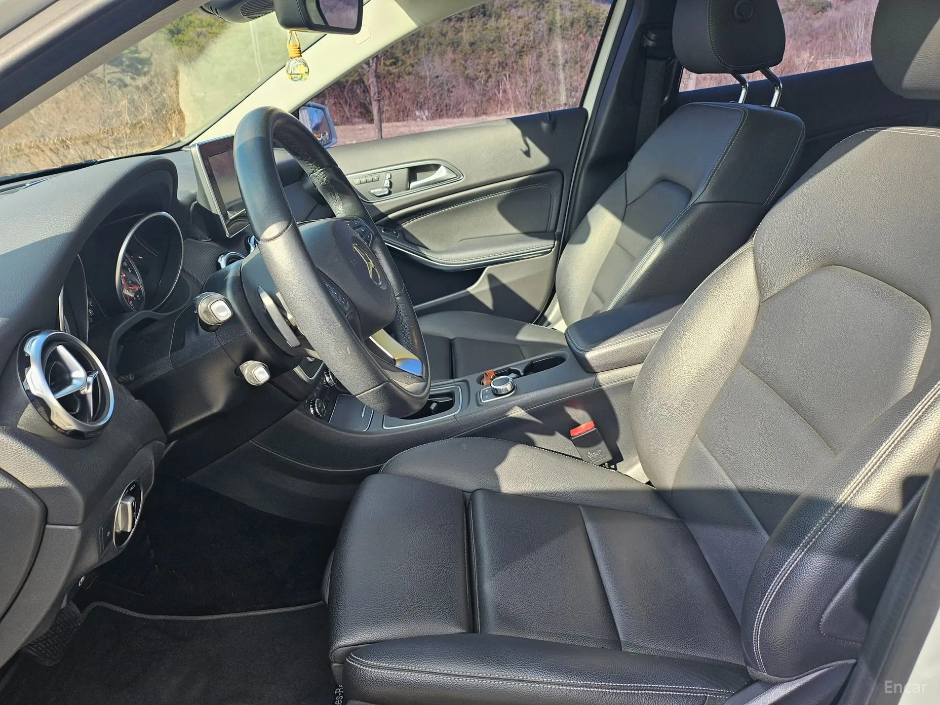 Mercedes Benz GLA-Class X156 превью 10