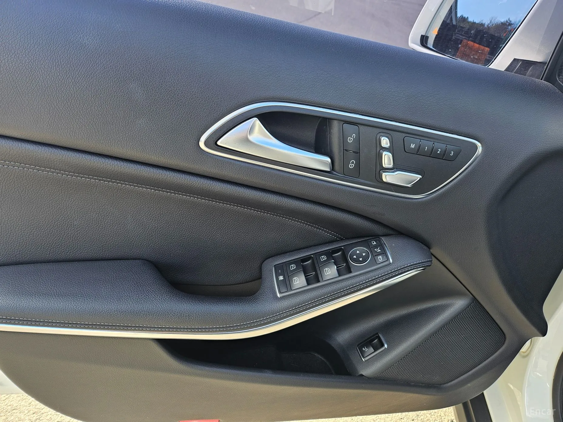 Mercedes Benz GLA-Class X156 превью 15