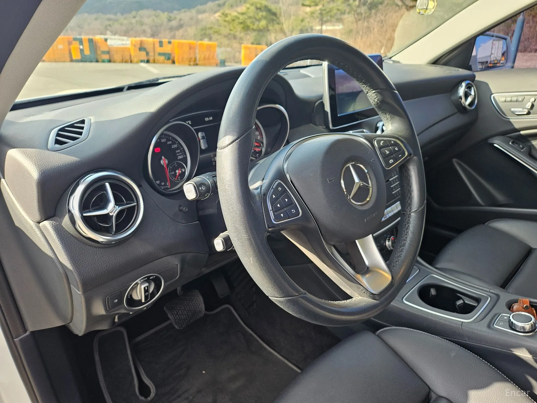 Mercedes Benz GLA-Class X156 превью 7