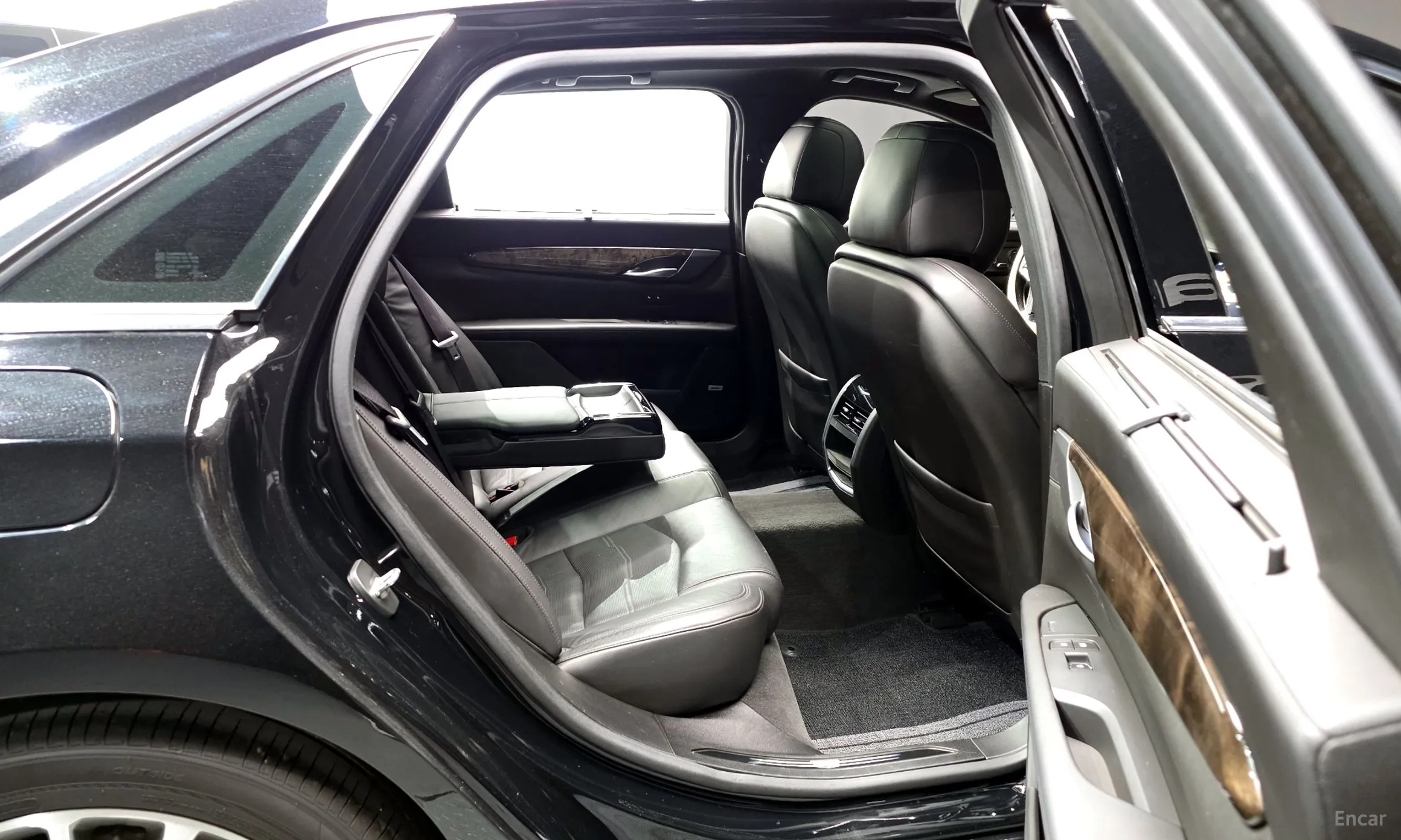 Cadillac CT6 превью 12