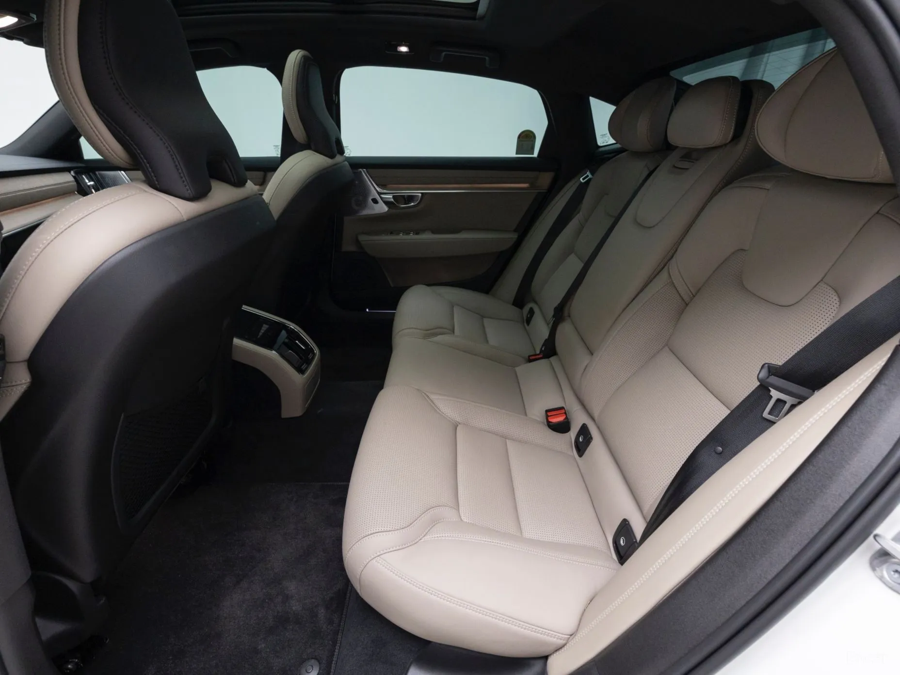 Volvo S90 превью 10