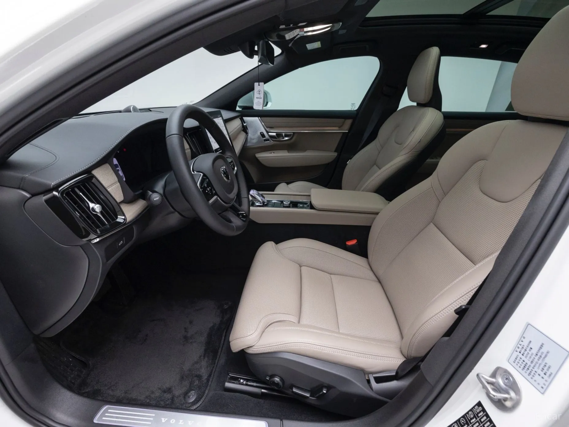 Volvo S90 превью 12