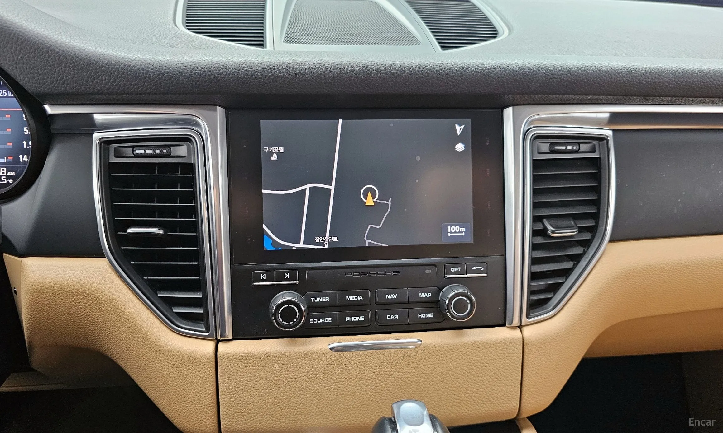Porsche Macan превью 16