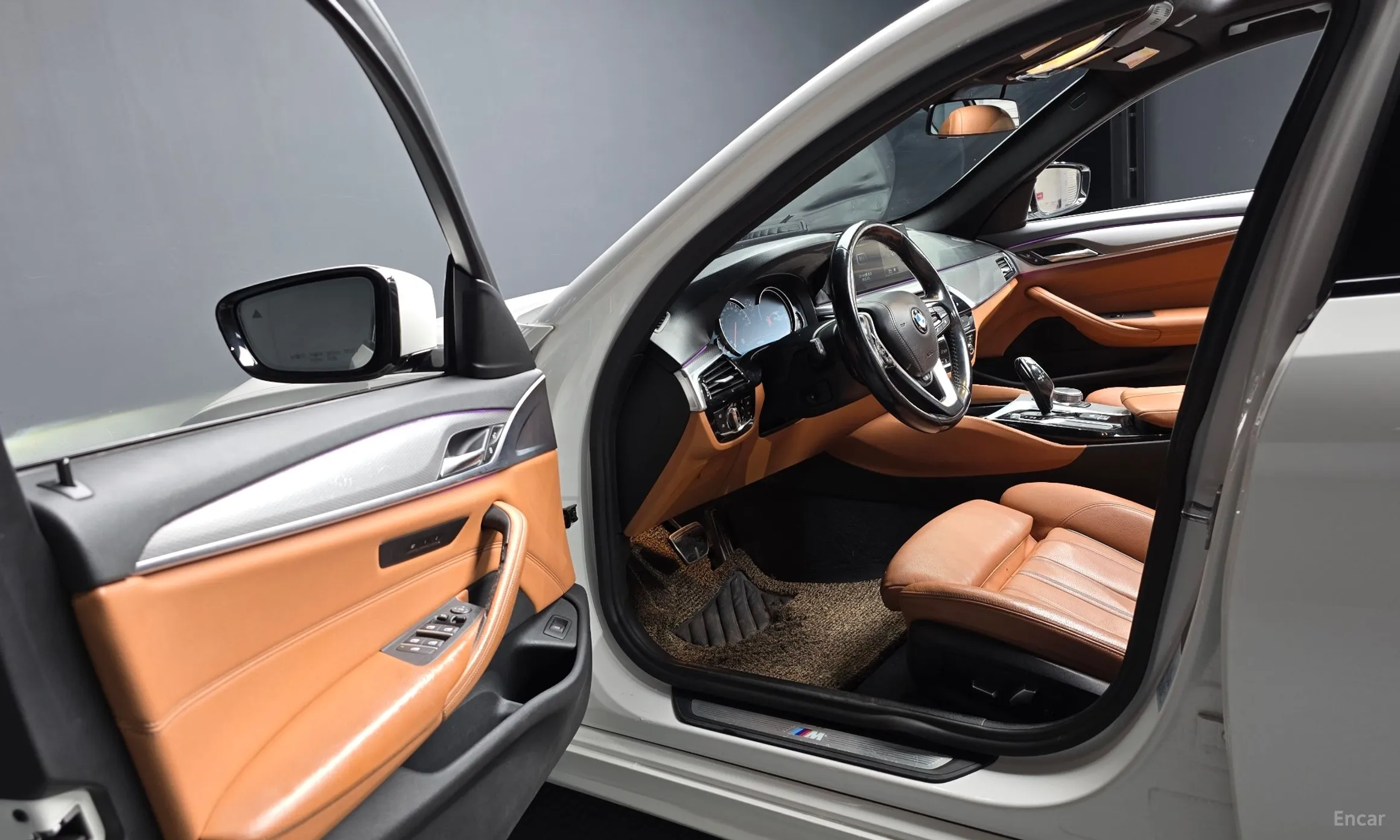 BMW 5 Series (G30) превью 10