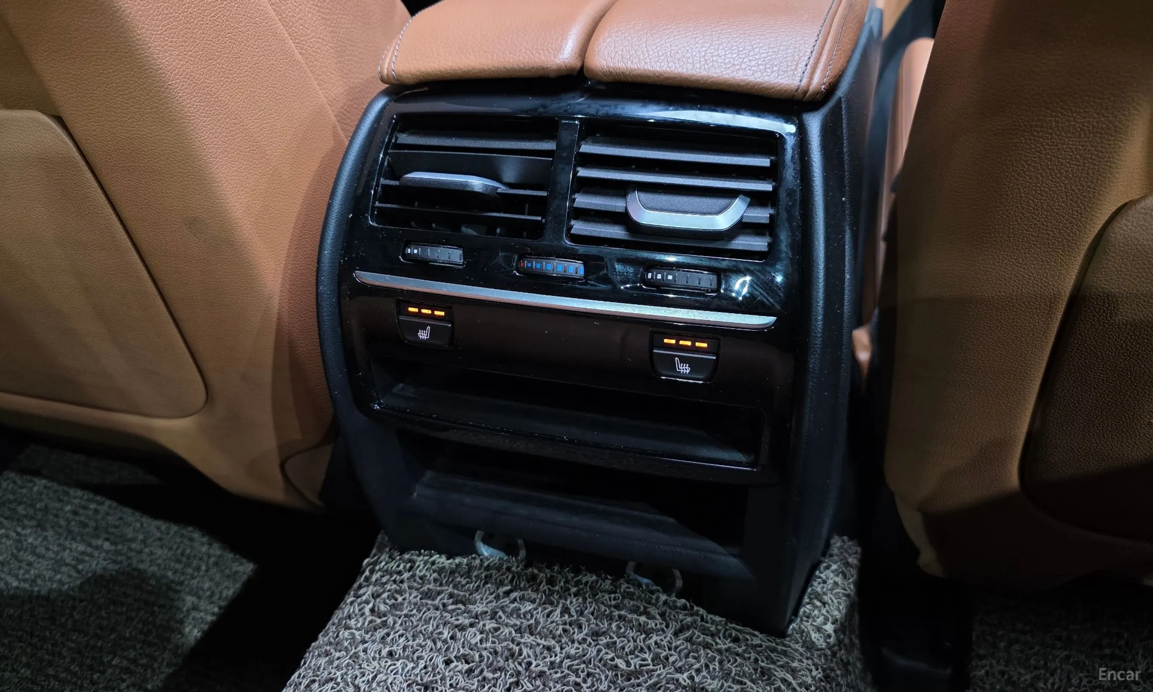 BMW 5 Series (G30) превью 19