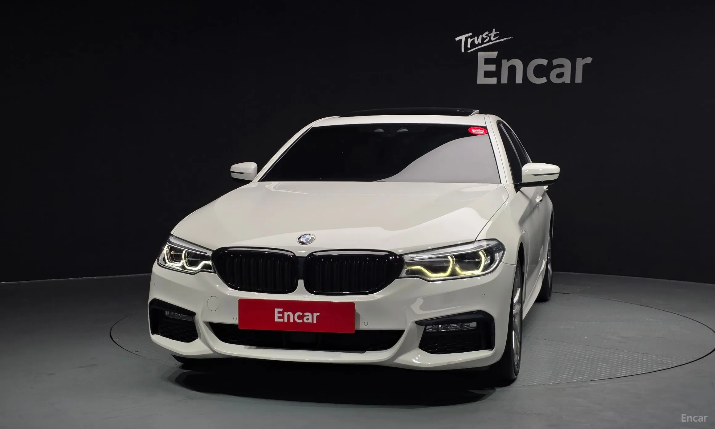 BMW 5 Series (G30) превью 3