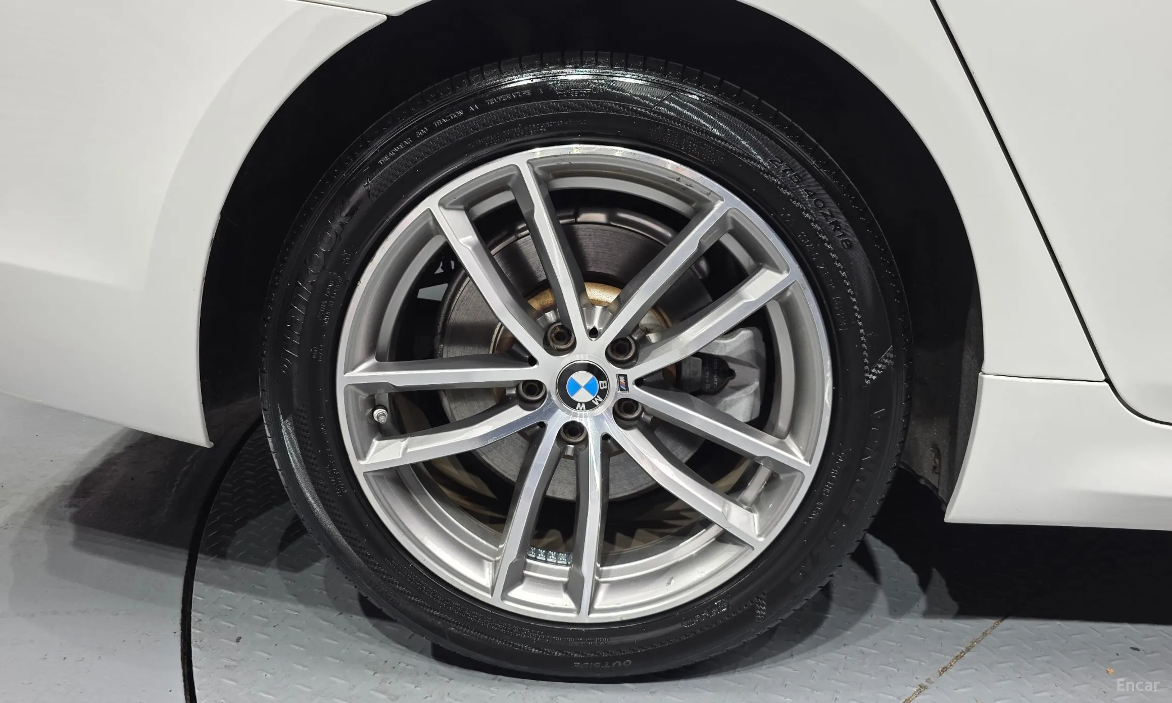BMW 5 Series (G30) превью 5