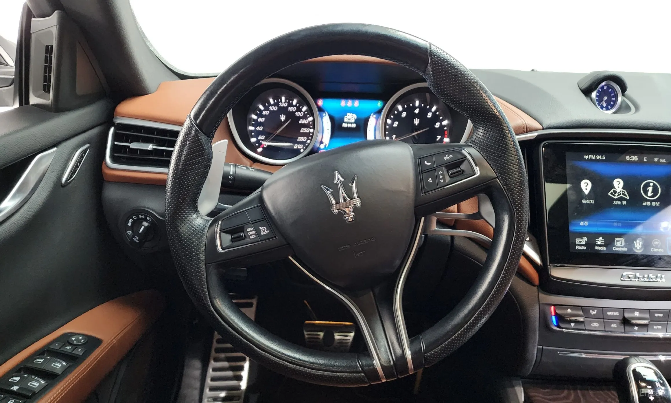 Maserati Ghibli превью 13