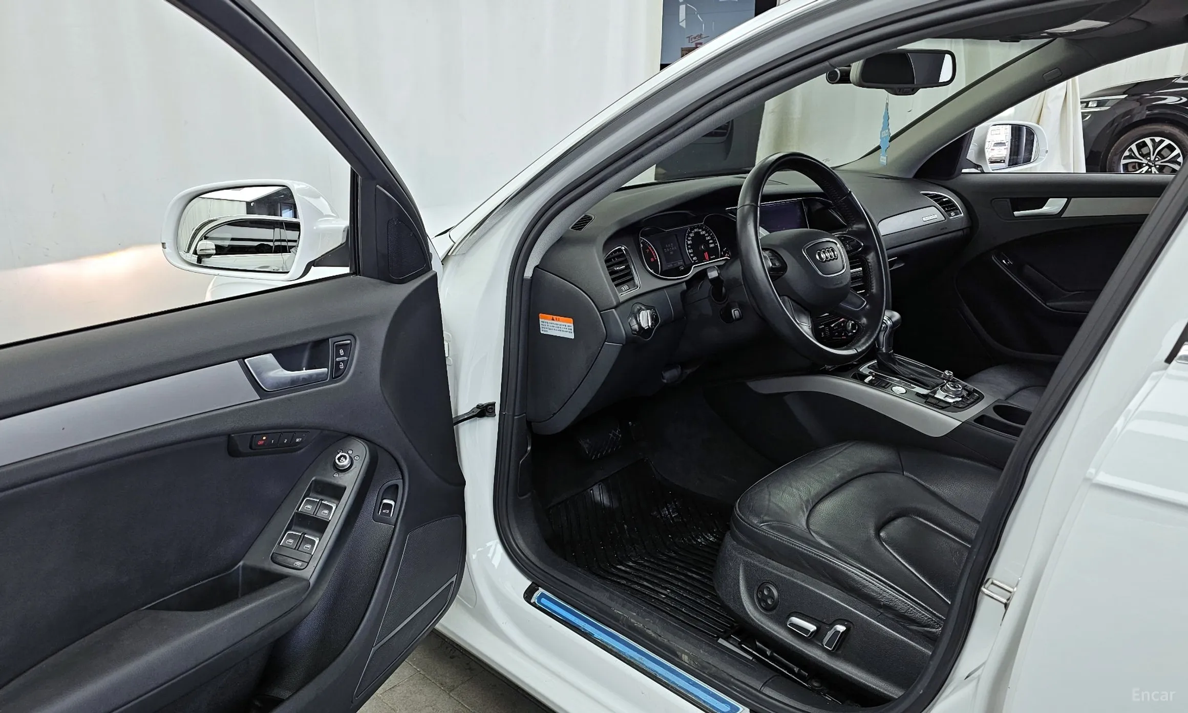 Audi New A4 превью 10