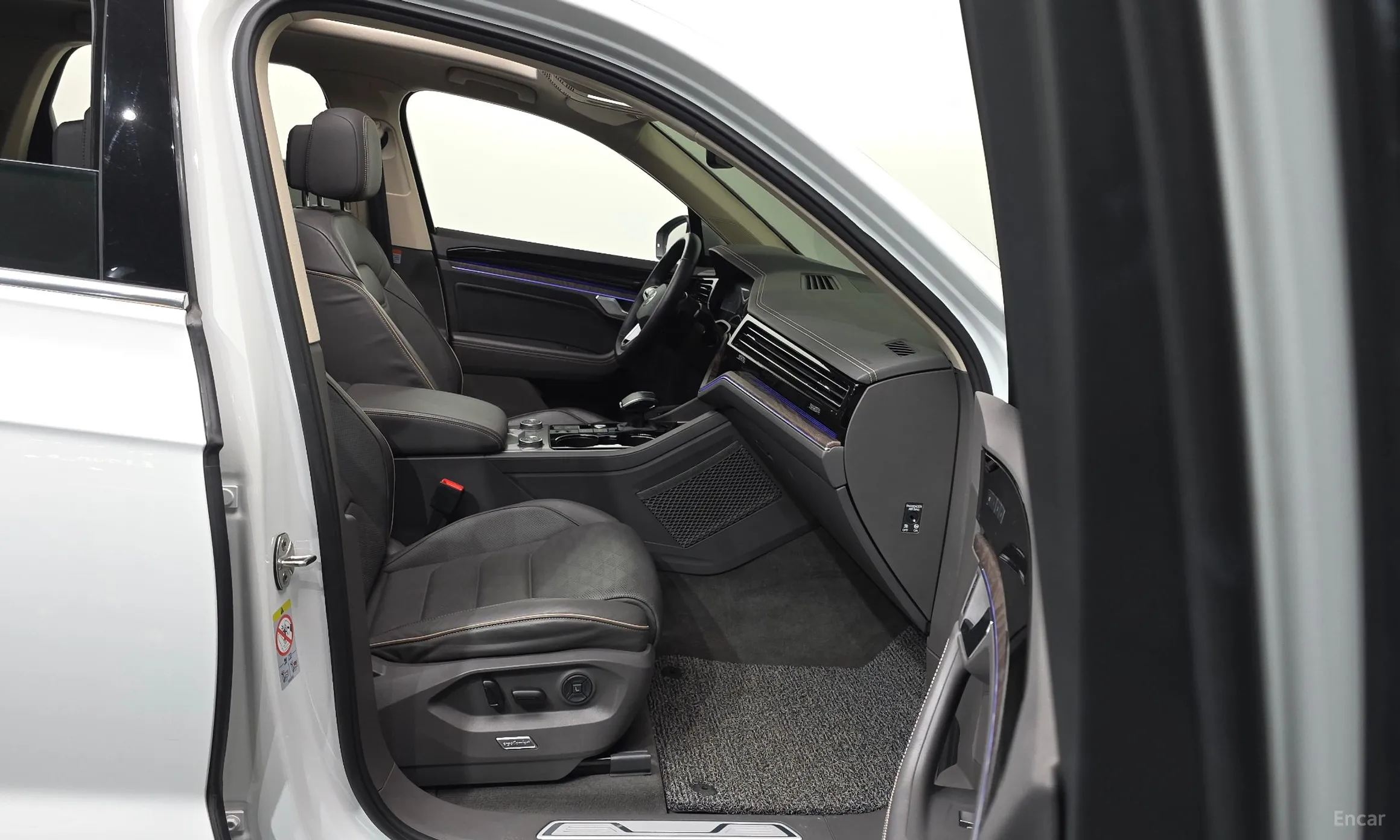 Volkswagen Touareg 3rd Generation превью 11
