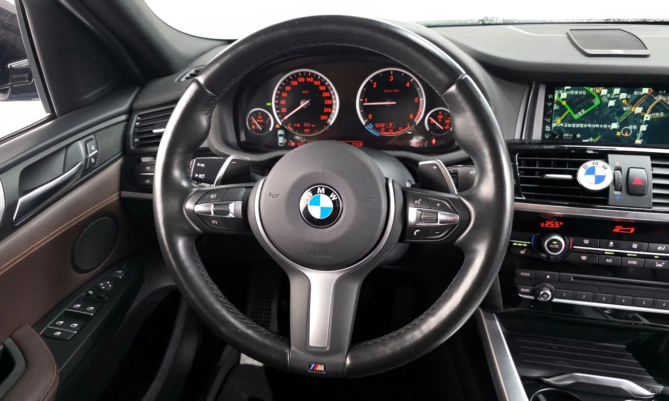 BMW X4 (F26) превью 14