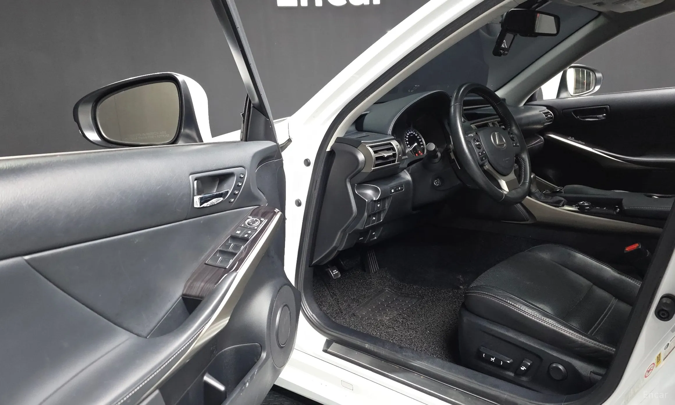 Lexus New IS250 превью 10
