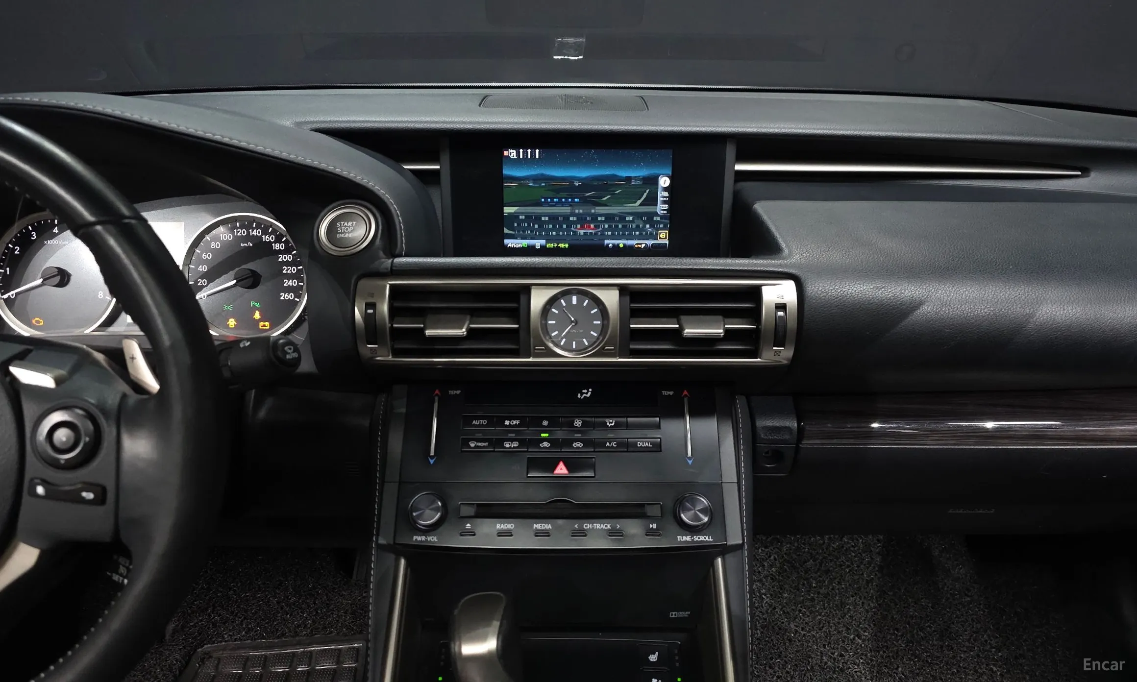 Lexus New IS250 превью 14