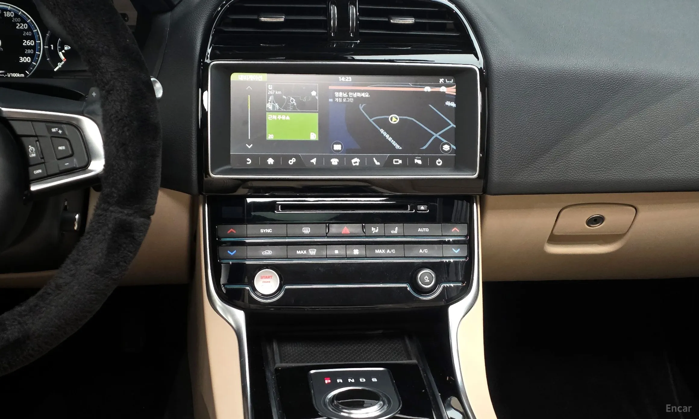 Jaguar XE превью 14