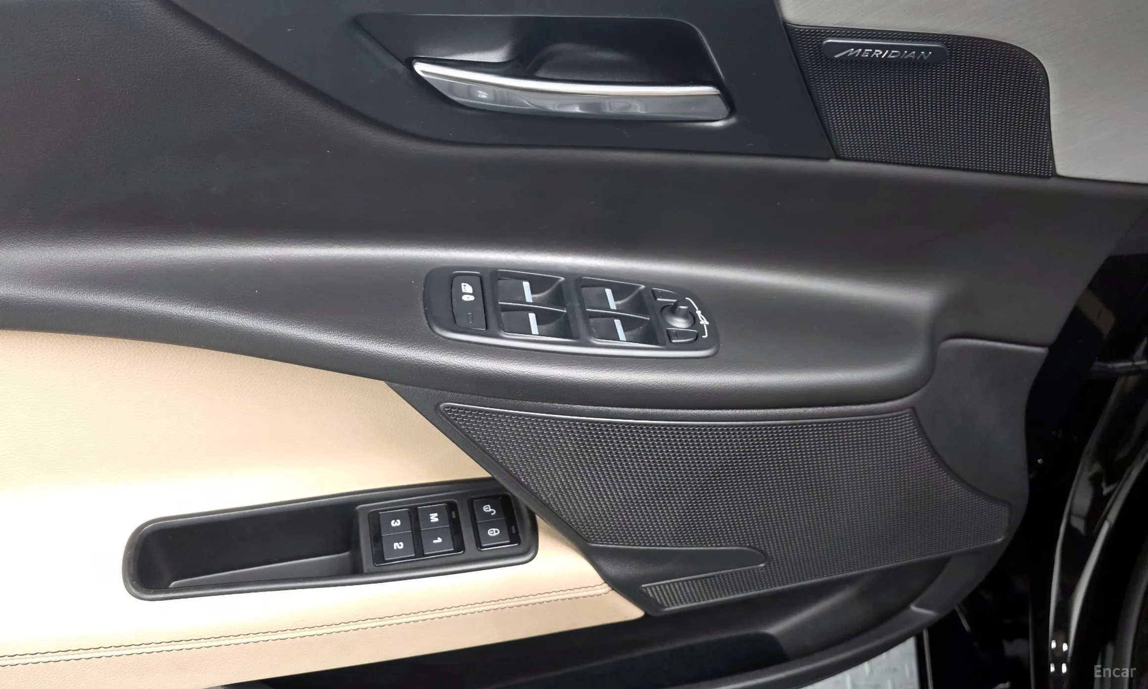 Jaguar XE превью 19