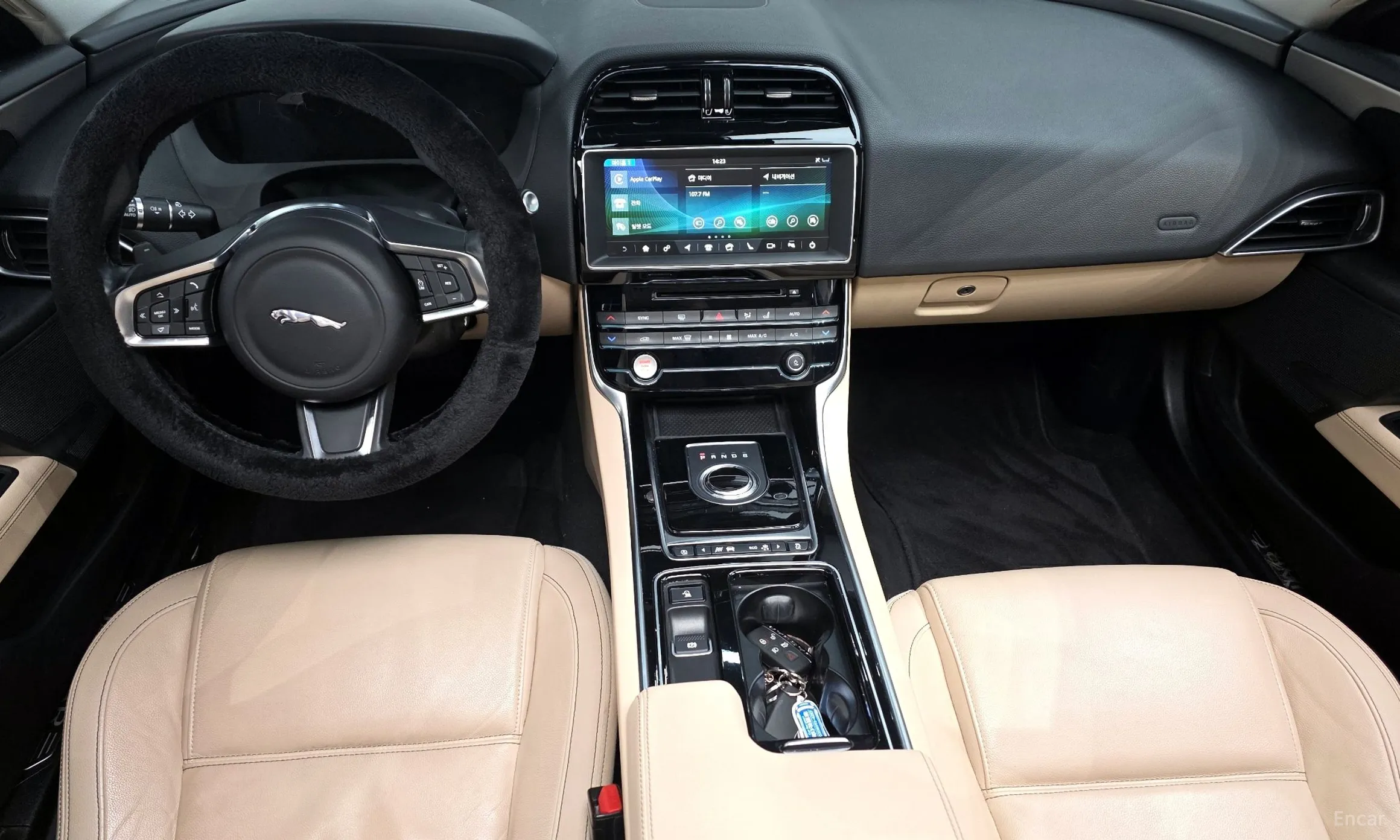Jaguar XE превью 7