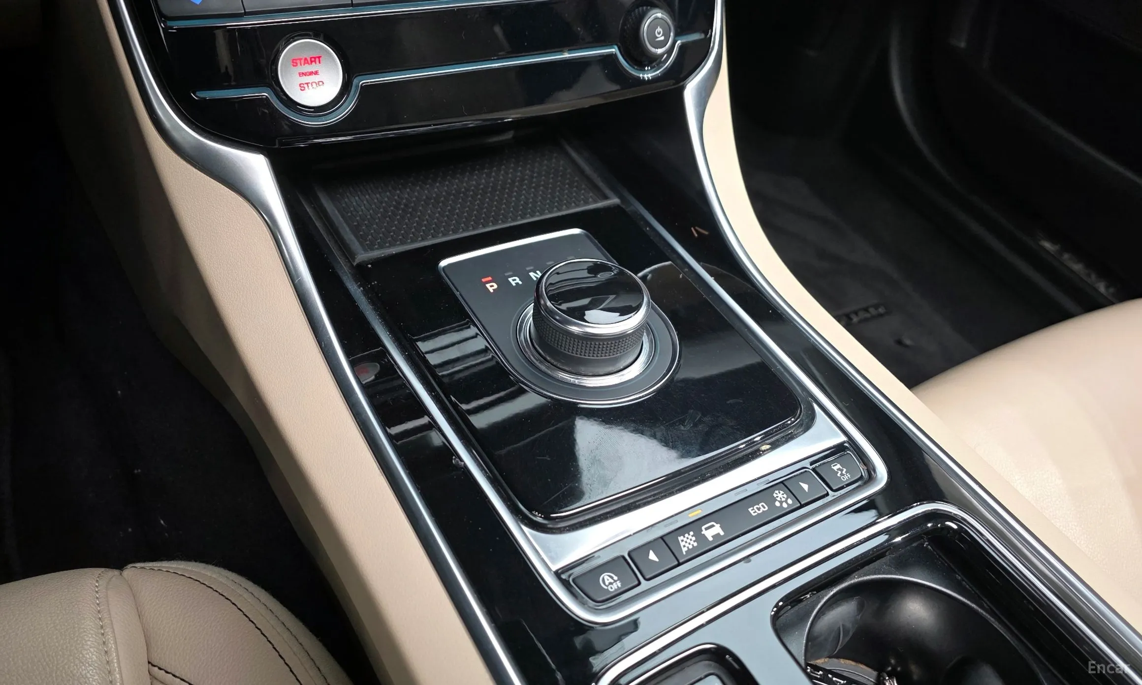 Jaguar XE превью 9