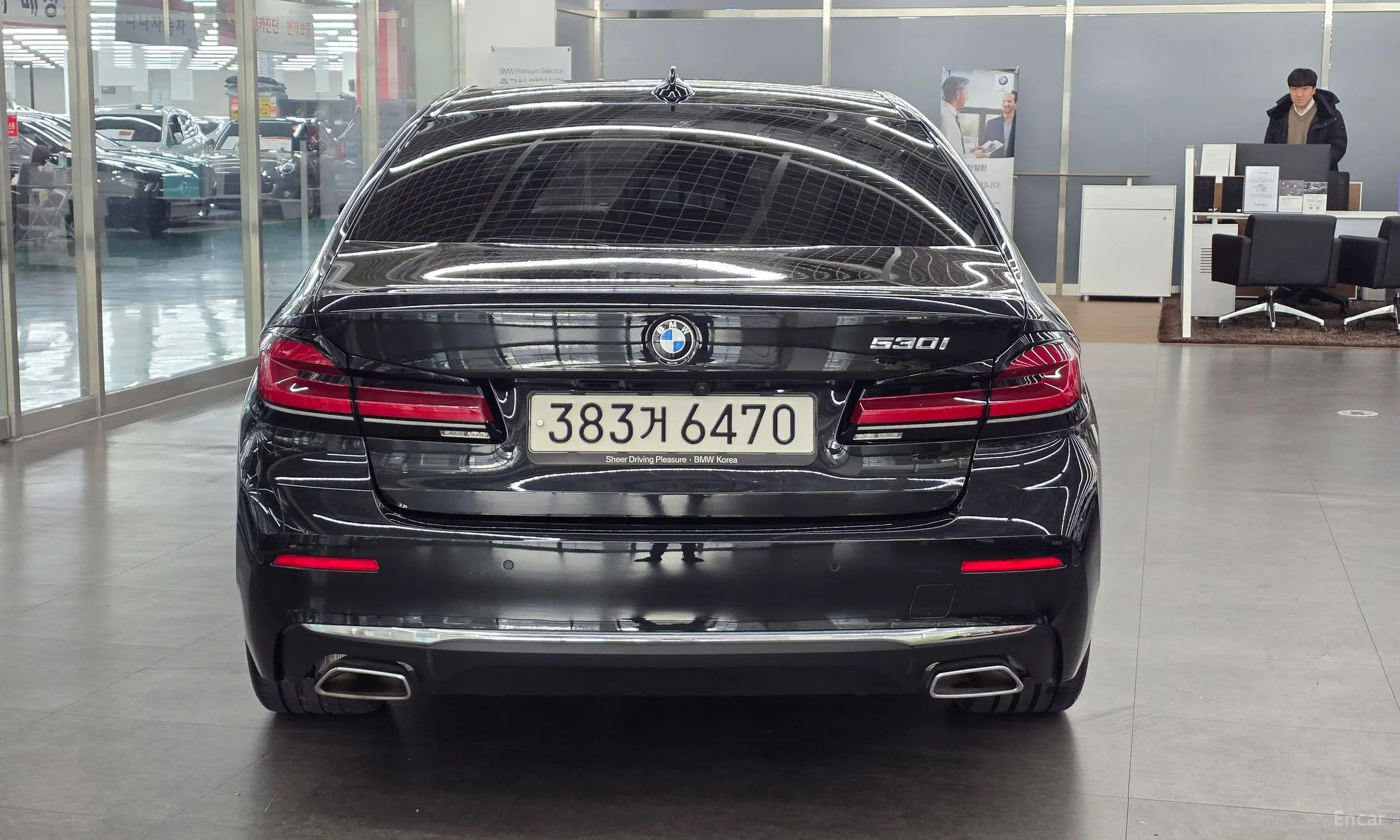 BMW 5 Series (G30) превью 4
