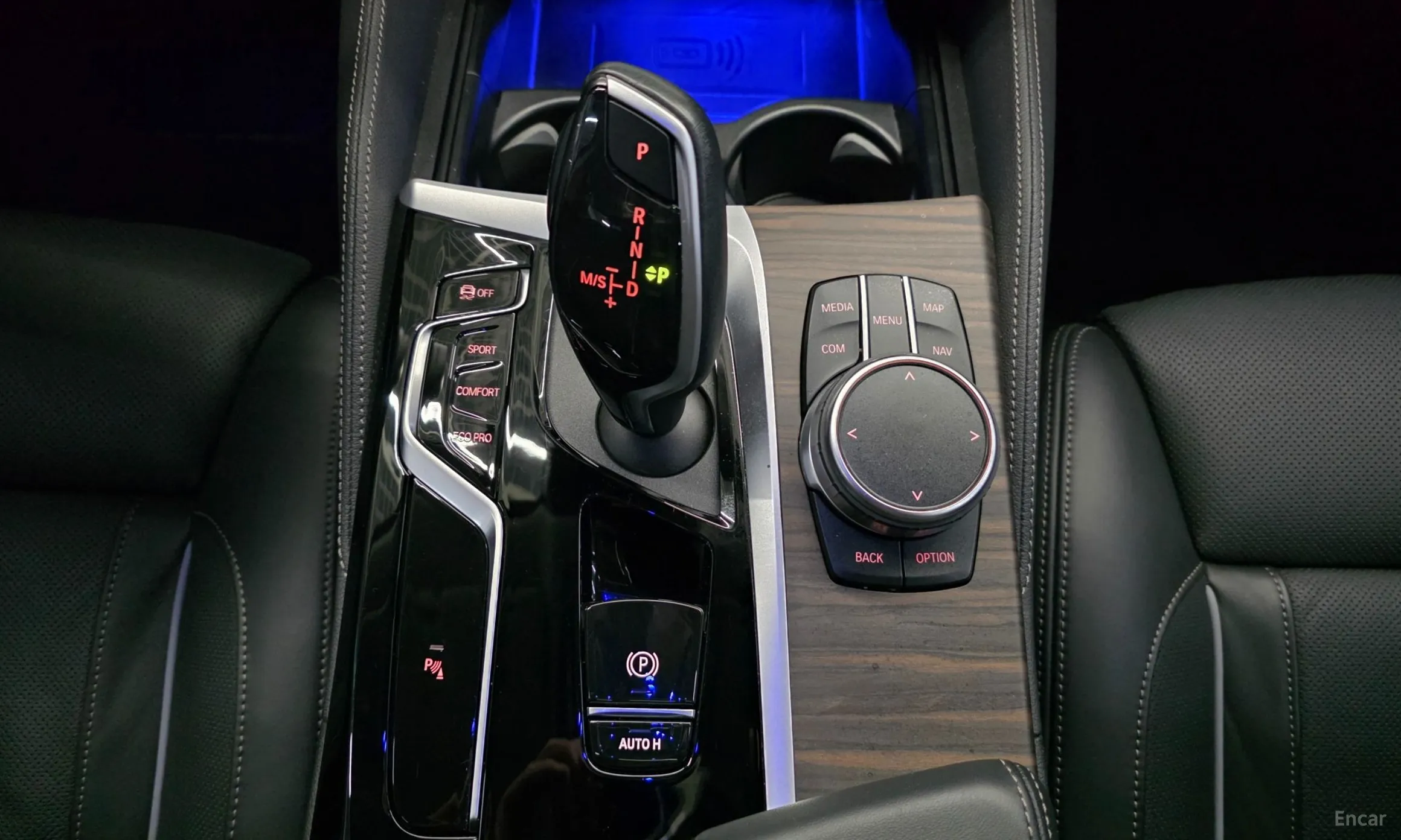 BMW 5 Series (G30) превью 9