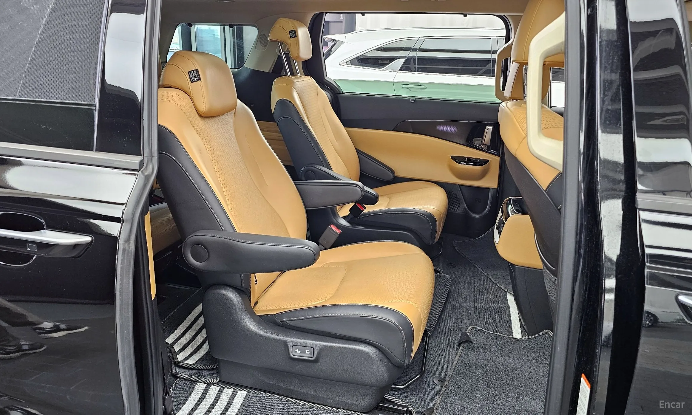 Kia Carnival Gen 4 превью 12