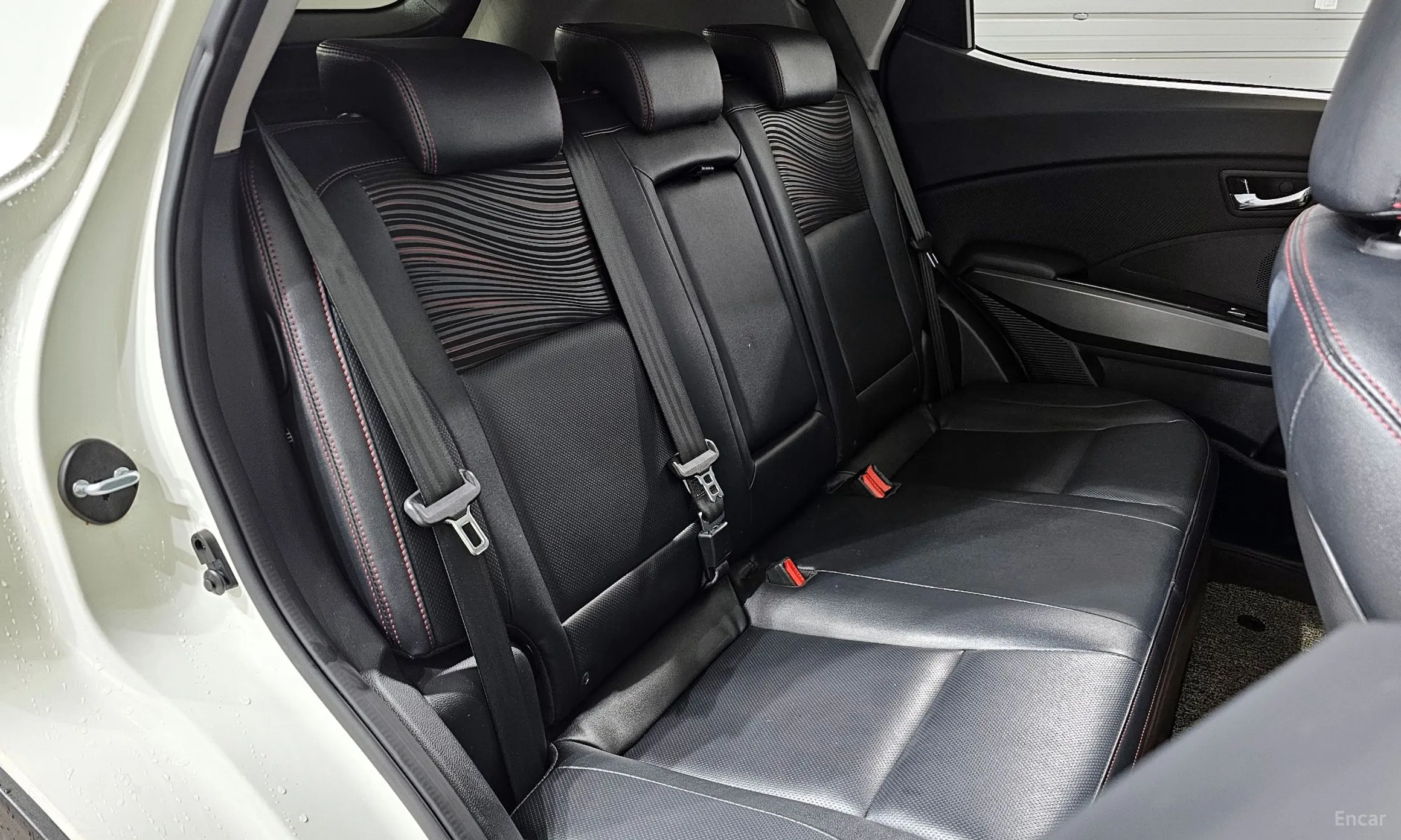 KG Mobility (SsangYong) Tivoli Air превью 12