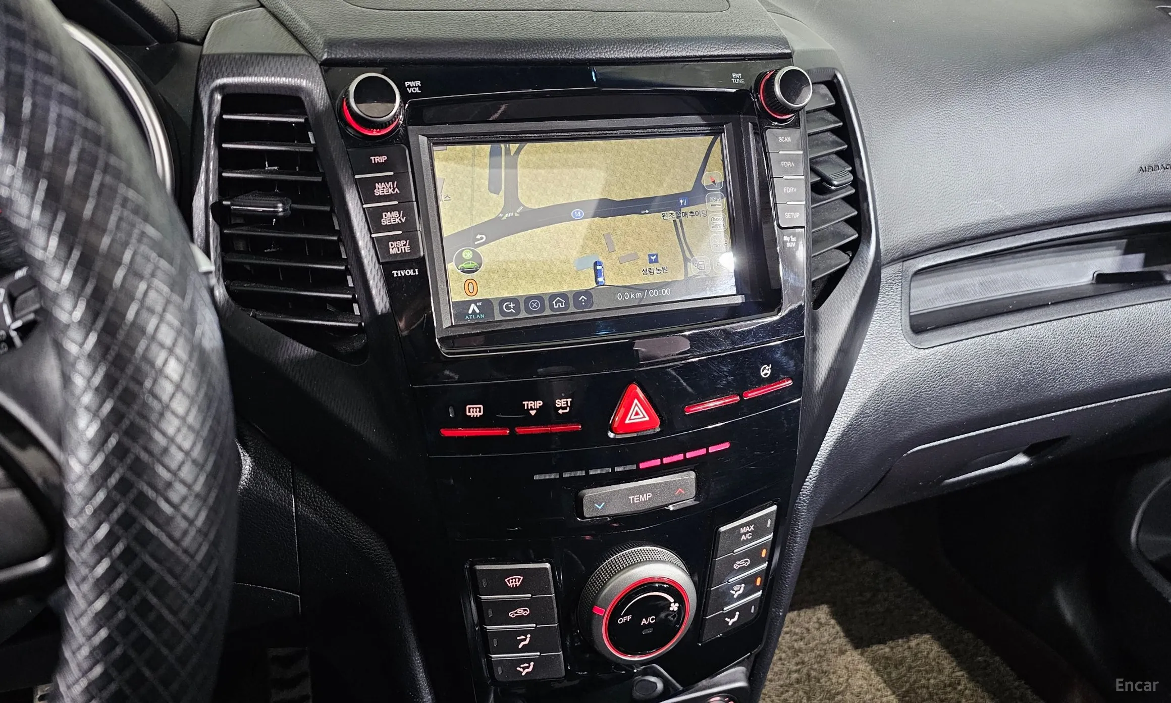 KG Mobility (SsangYong) Tivoli Air превью 14