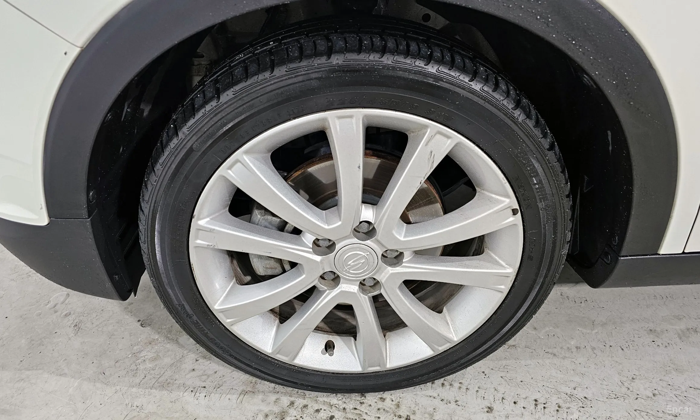 KG Mobility (SsangYong) Tivoli Air превью 5