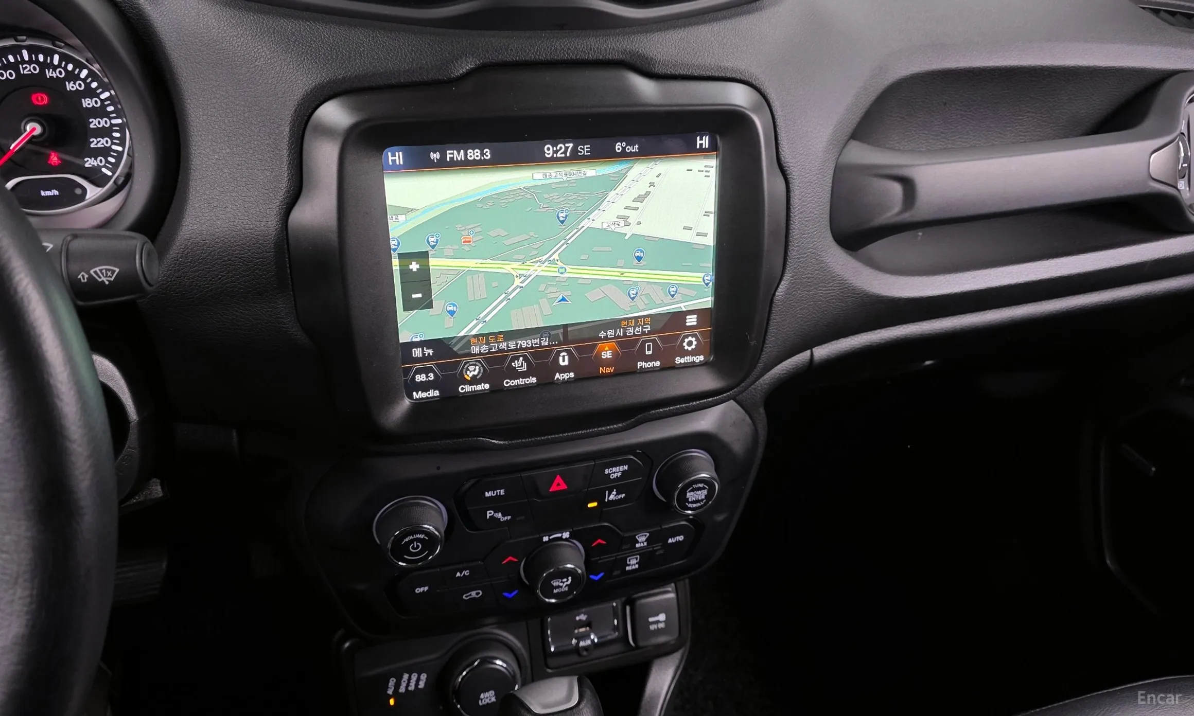 Jeep Renegade превью 14