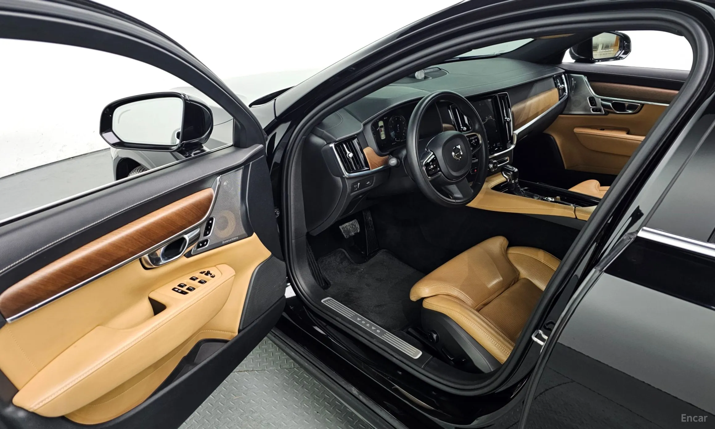 Volvo S90 превью 10