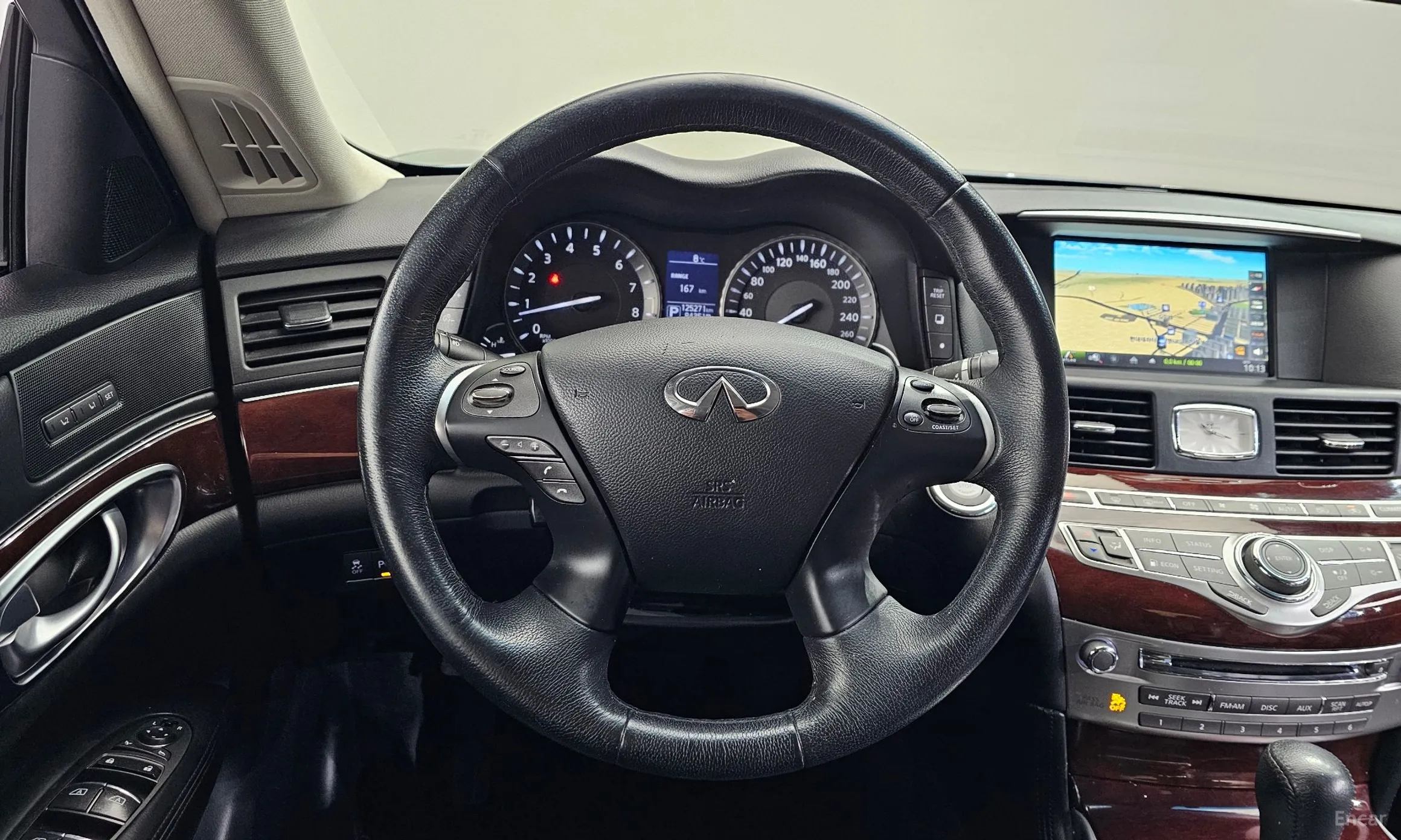Infiniti Q70 превью 13