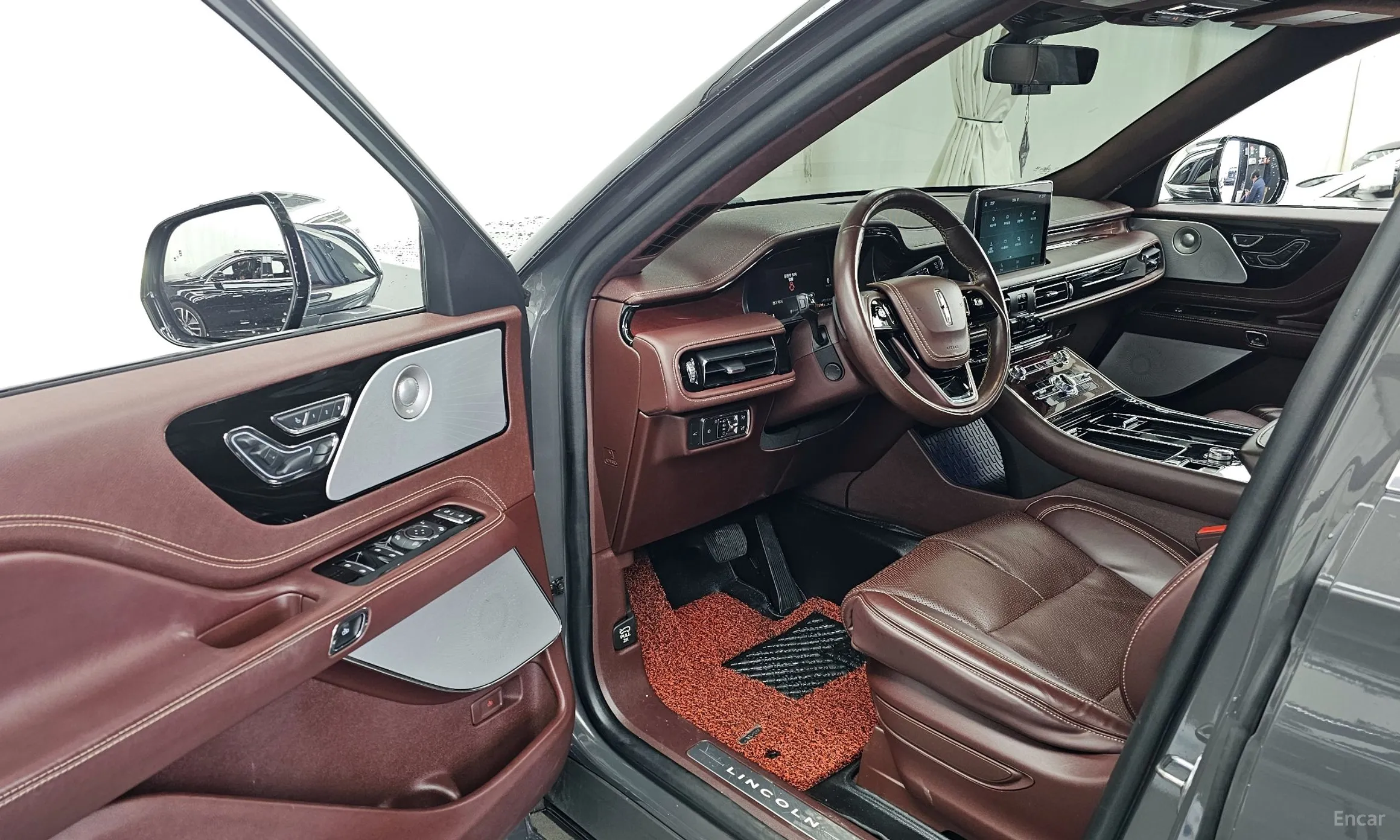 Lincoln Aviator 2nd Generation превью 10