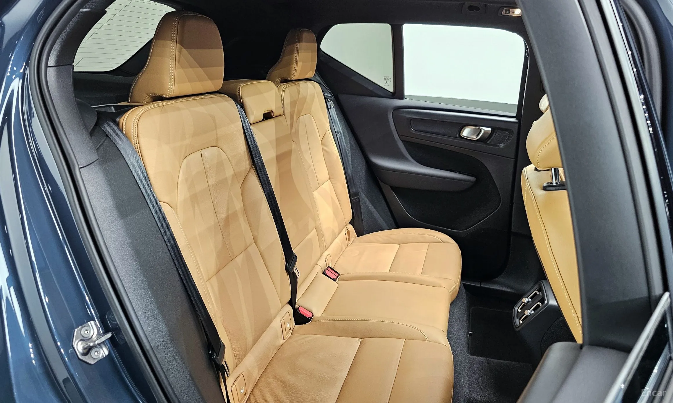 Volvo XC40 превью 12