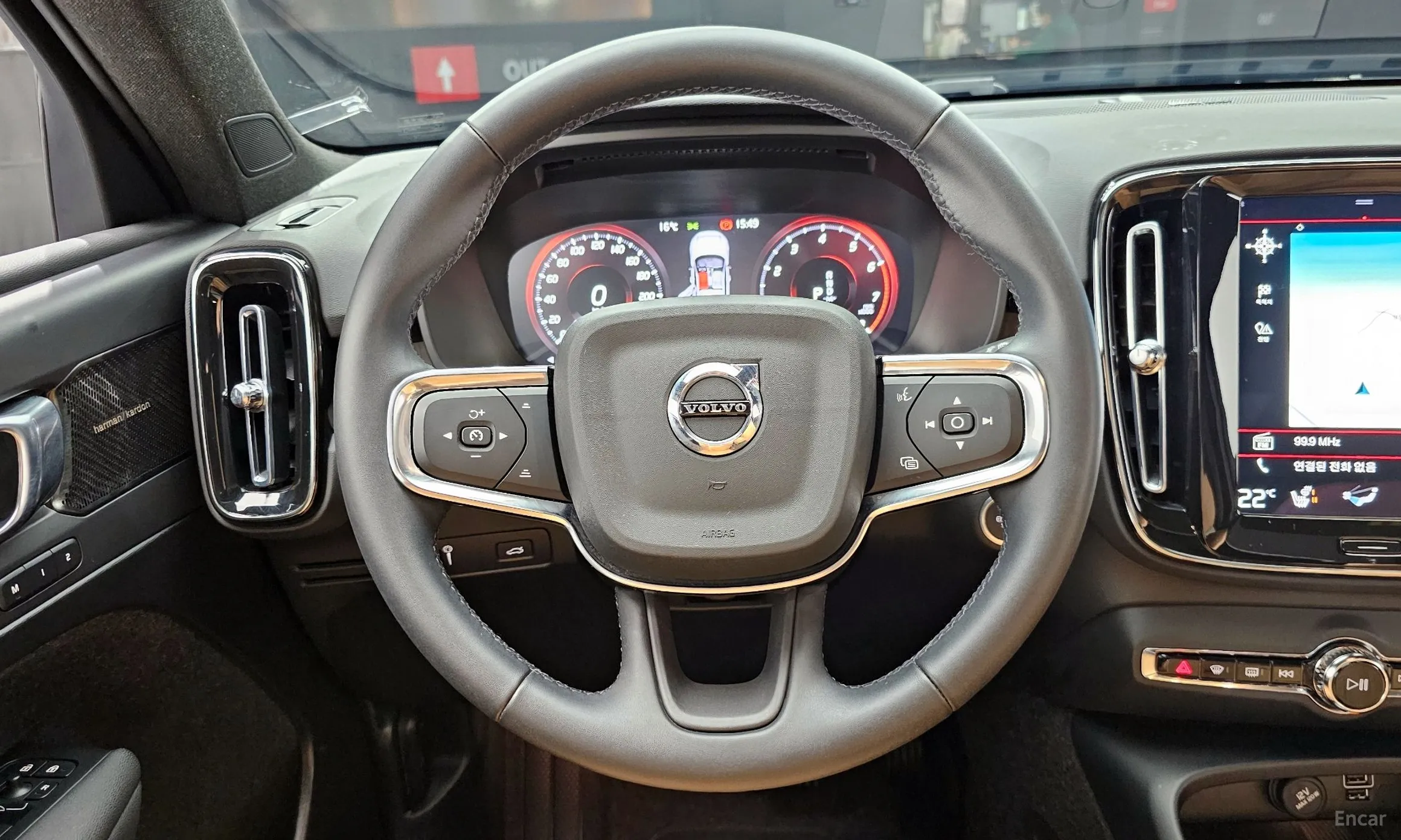 Volvo XC40 превью 13