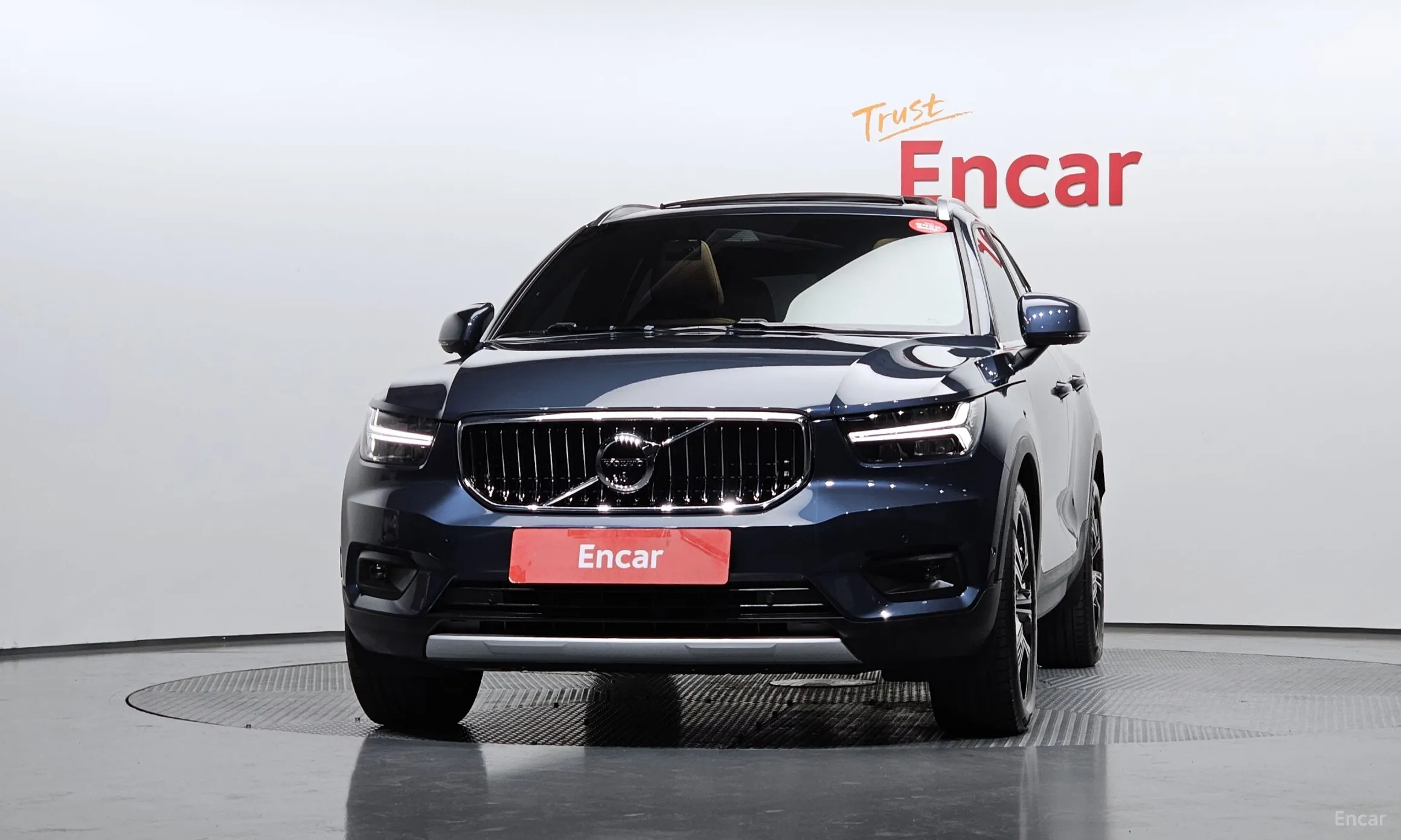 Volvo XC40 превью 3